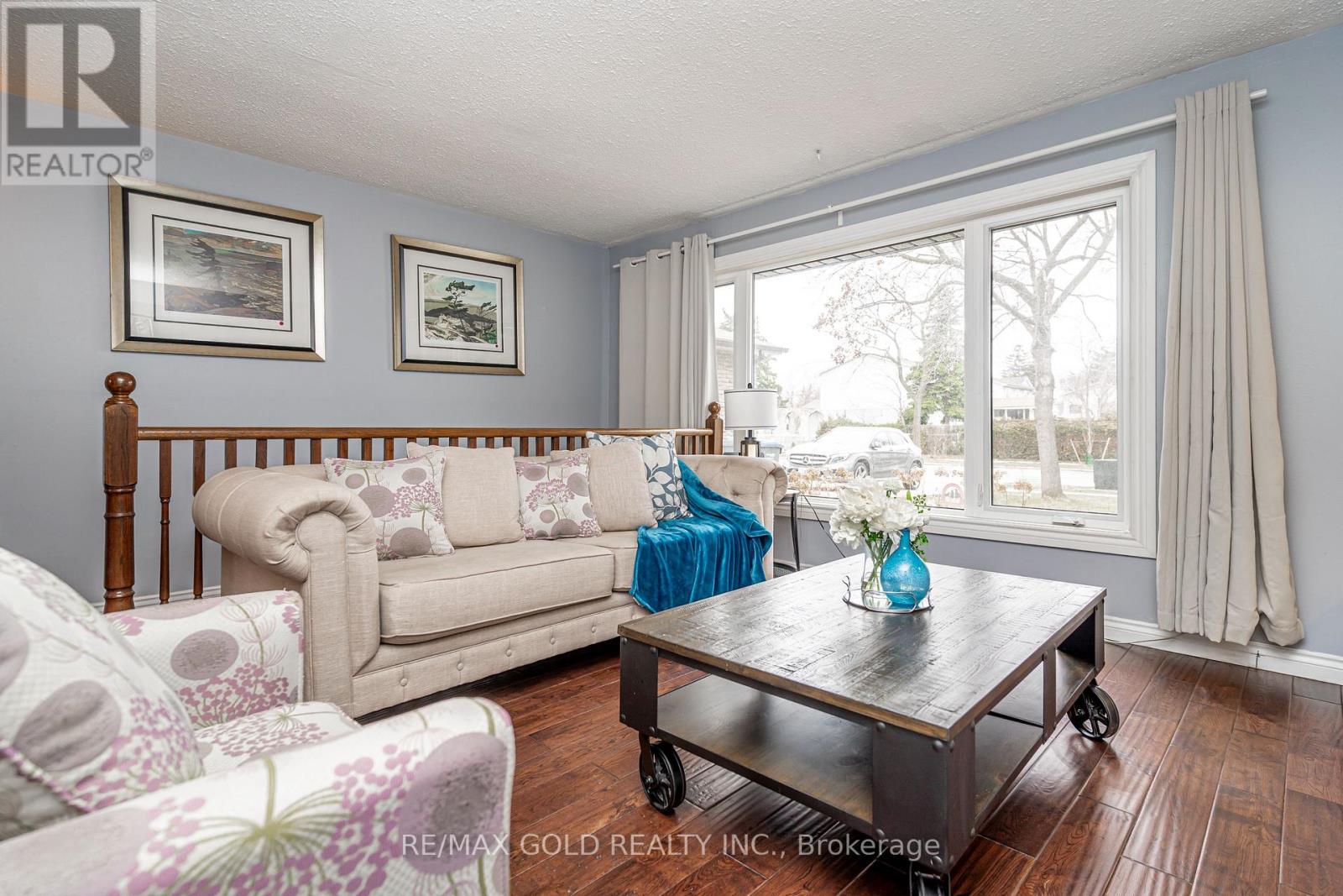 7632 Netherwood Road, Mississauga, Ontario  L4T 2P1 - Photo 18 - W12951430