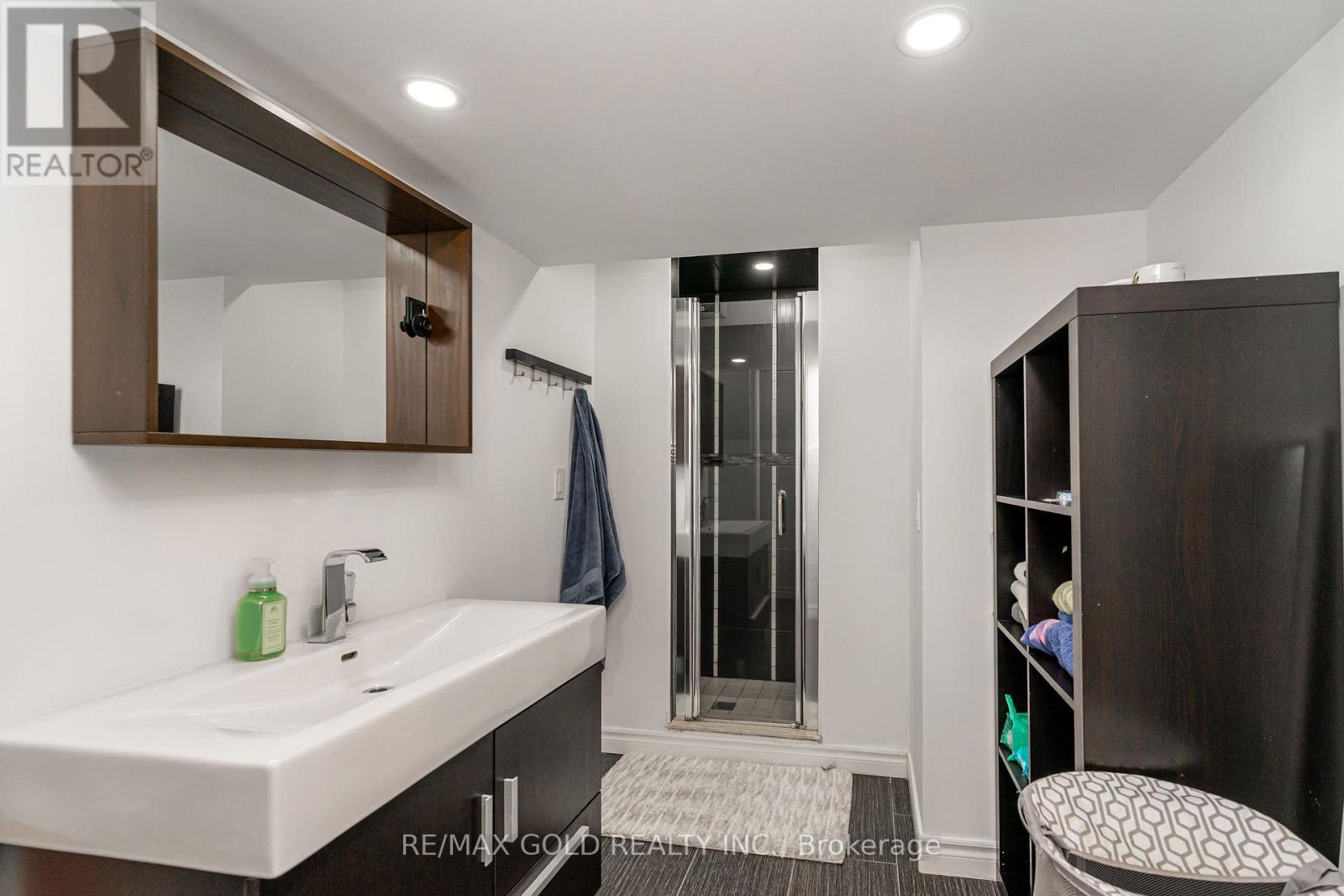 7632 Netherwood Road, Mississauga, Ontario  L4T 2P1 - Photo 28 - W12951430