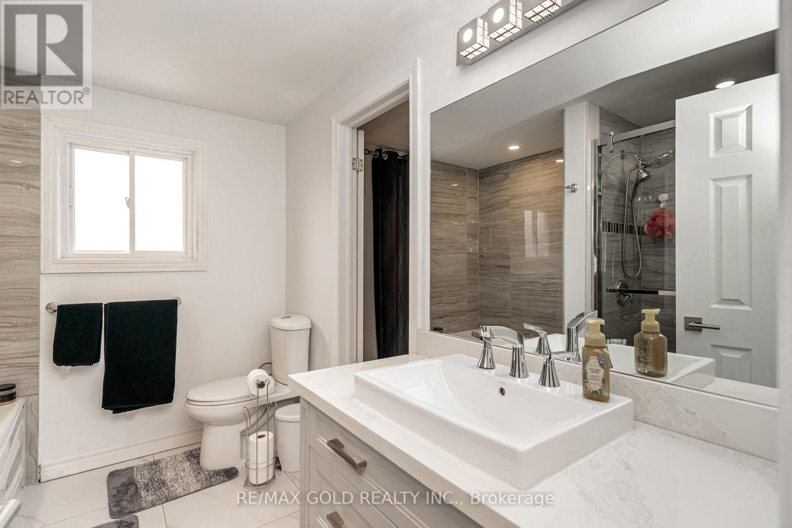 7632 Netherwood Road, Mississauga, Ontario  L4T 2P1 - Photo 35 - W12951430