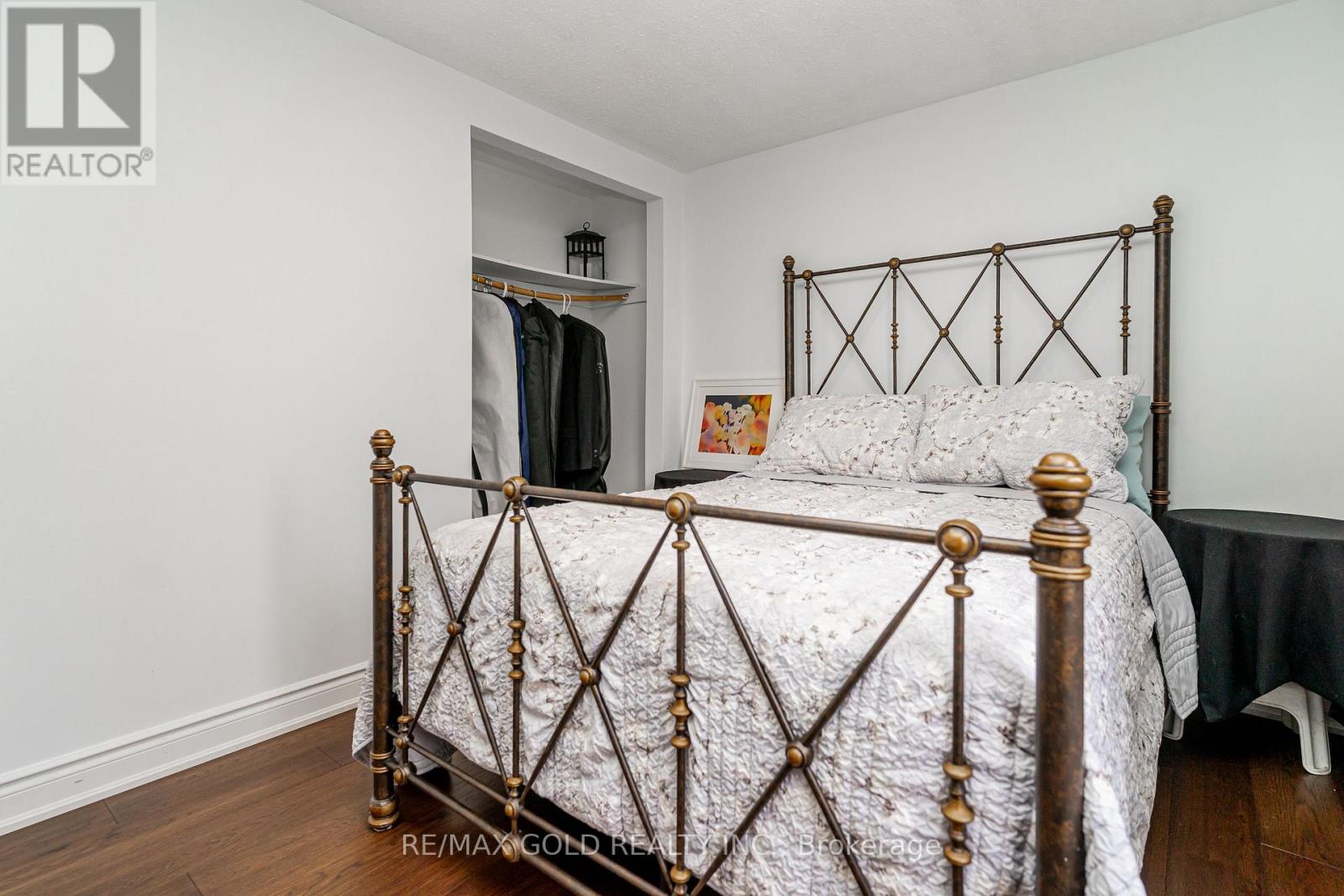 7632 Netherwood Road, Mississauga, Ontario  L4T 2P1 - Photo 37 - W12951430