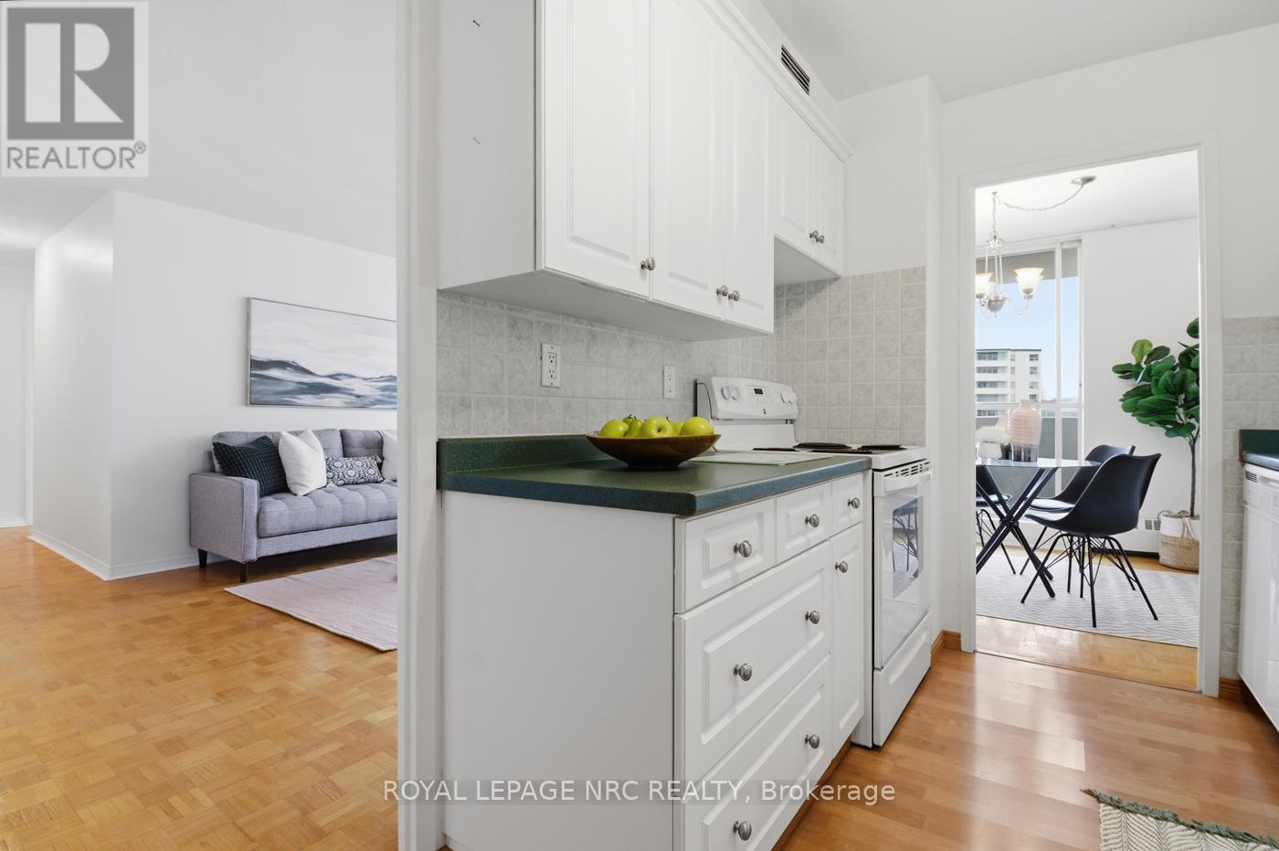 708 - 15 Towering Heights Boulevard N, St. Catharines, Ontario  L2T 3G7 - Photo 3 - X12951530