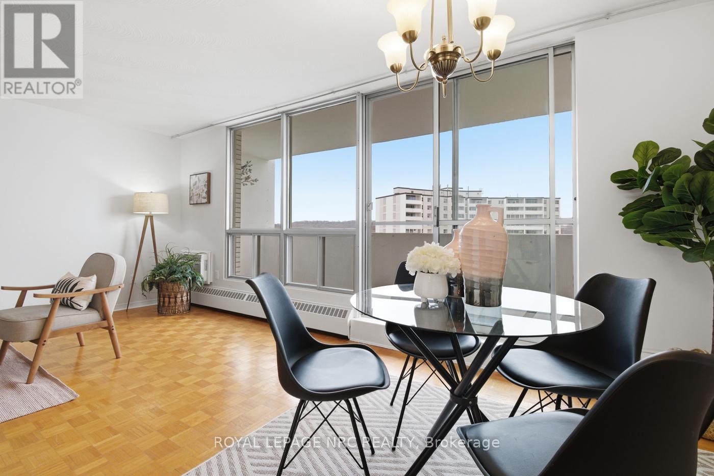 708 - 15 Towering Heights Boulevard N, St. Catharines, Ontario  L2T 3G7 - Photo 5 - X12951530