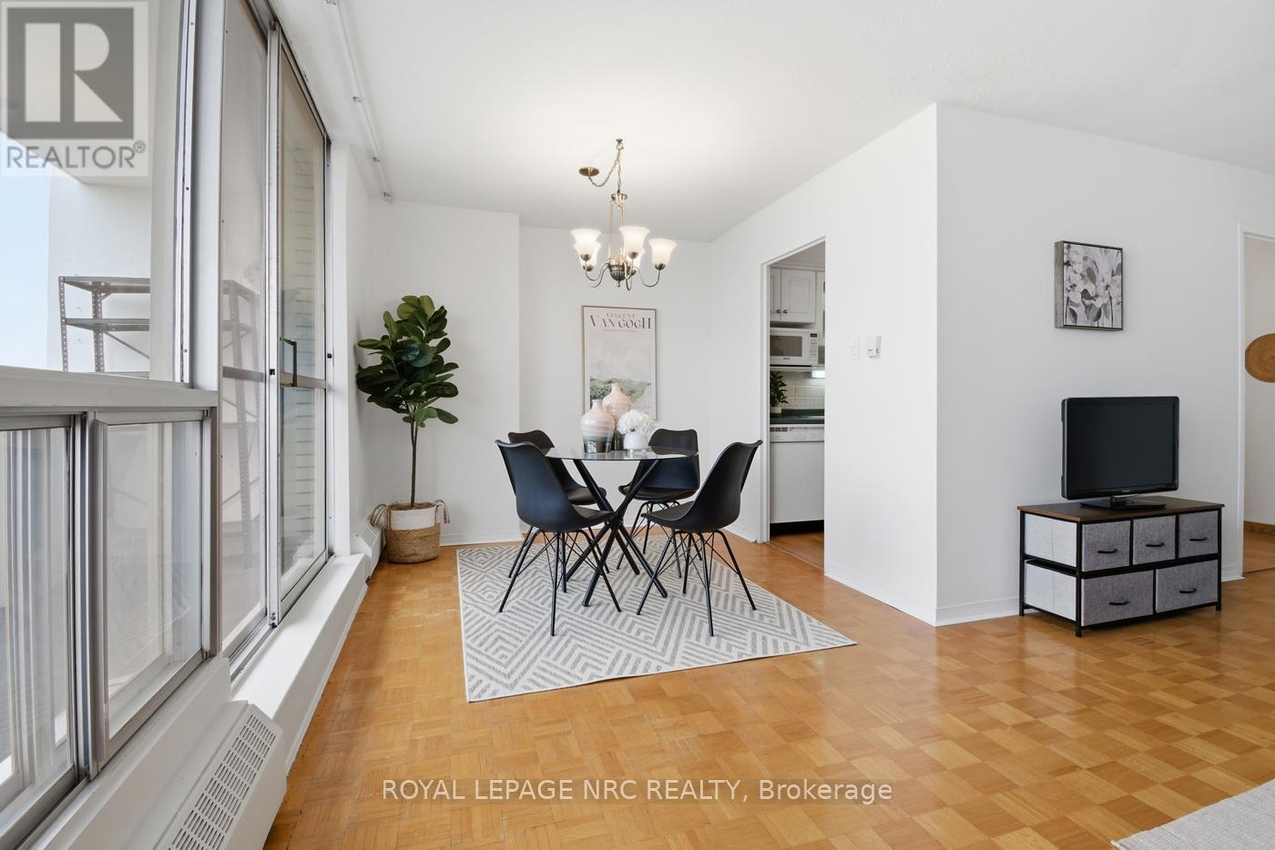 708 - 15 Towering Heights Boulevard N, St. Catharines, Ontario  L2T 3G7 - Photo 6 - X12951530