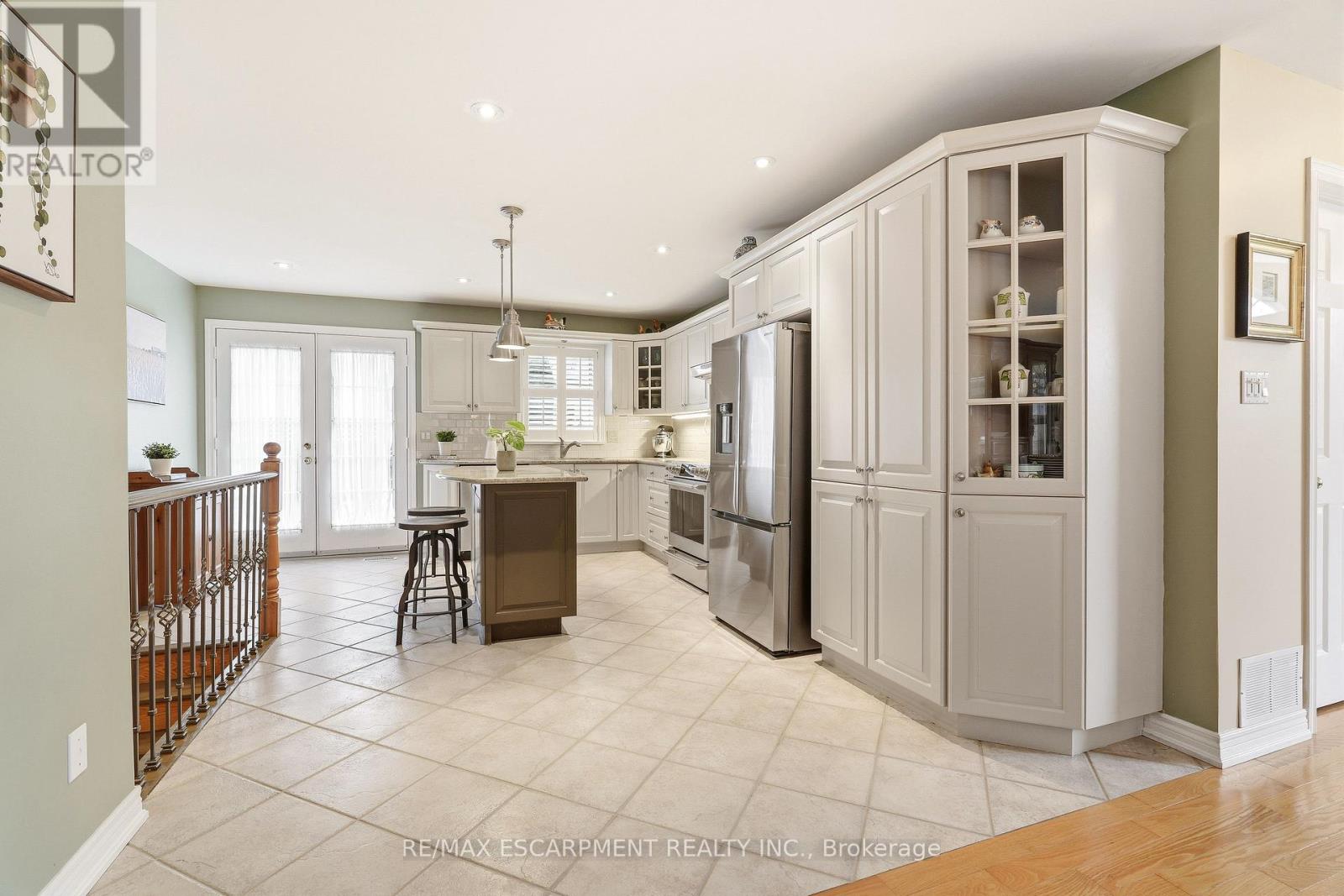 542 Jerseyville Road W, Hamilton, Ontario  L9G 3L5 - Photo 11 - X12951382