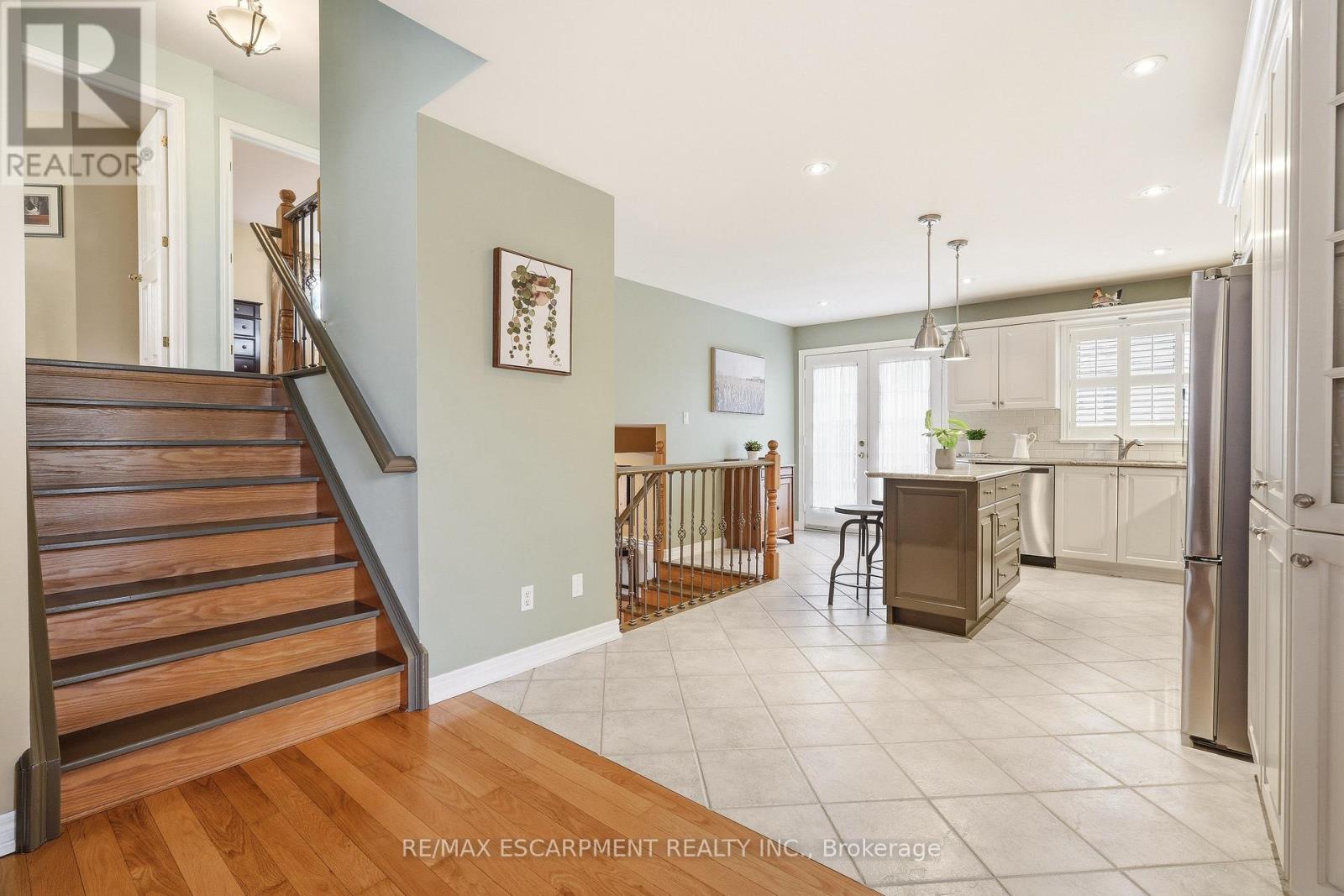 542 Jerseyville Road W, Hamilton, Ontario  L9G 3L5 - Photo 12 - X12951382