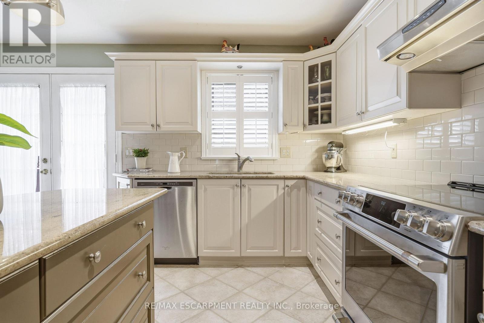 542 Jerseyville Road W, Hamilton, Ontario  L9G 3L5 - Photo 14 - X12951382