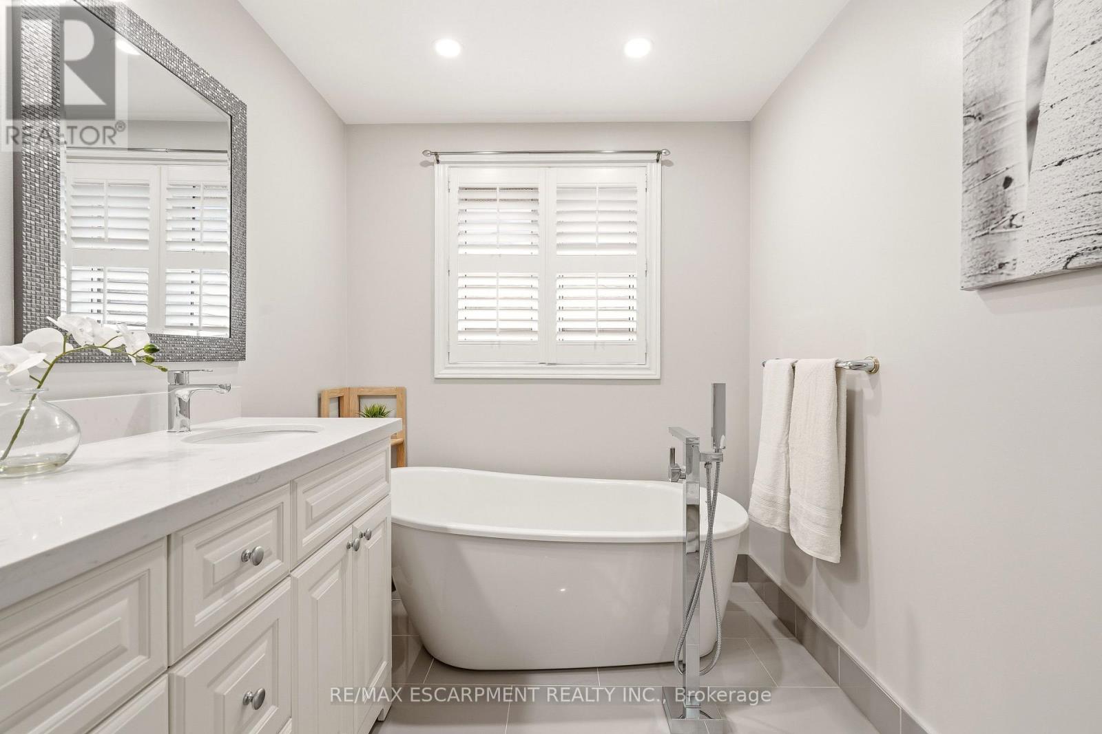 542 Jerseyville Road W, Hamilton, Ontario  L9G 3L5 - Photo 24 - X12951382