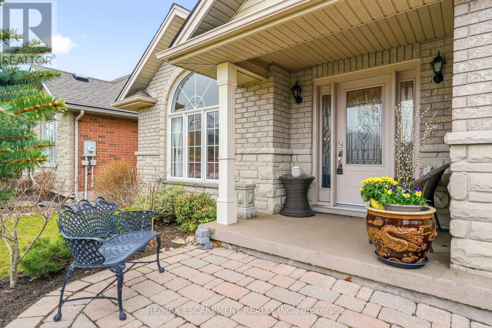 542 Jerseyville Road W, Hamilton, Ontario  L9G 3L5 - Photo 3 - X12951382