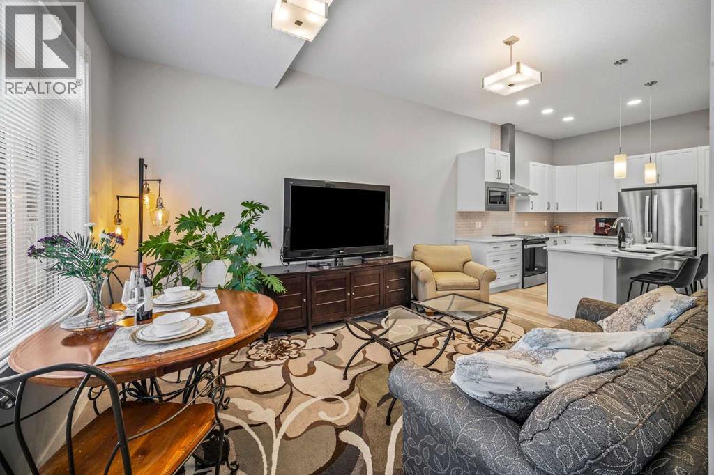 210 Crestbrook Common Sw, Calgary, Alberta  T3B 6L1 - Photo 4 - A2295036