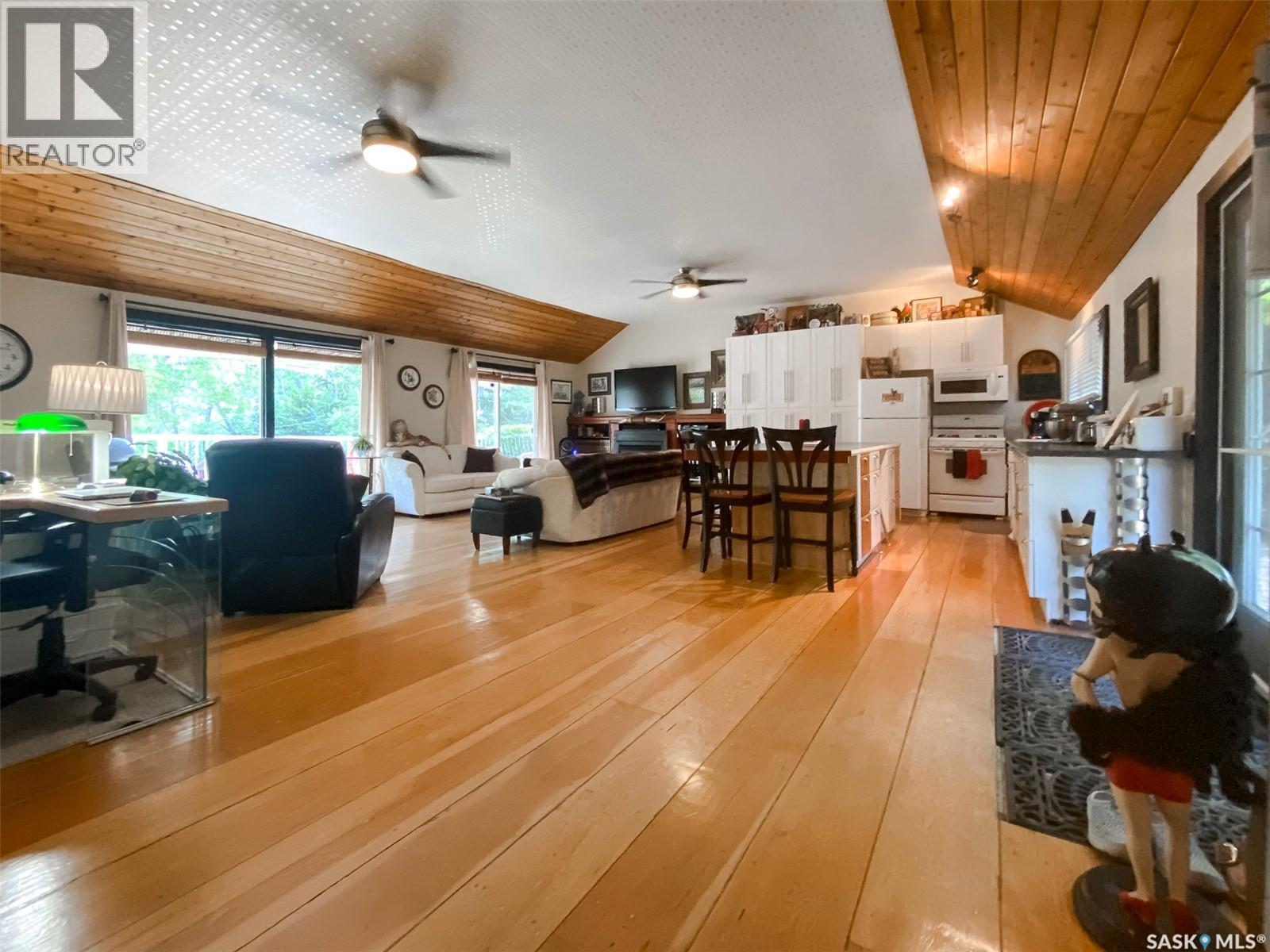 86 Ferguson Bay, Webb Rm No. 138, Saskatchewan  S0N 2N0 - Photo 2 - SK031936