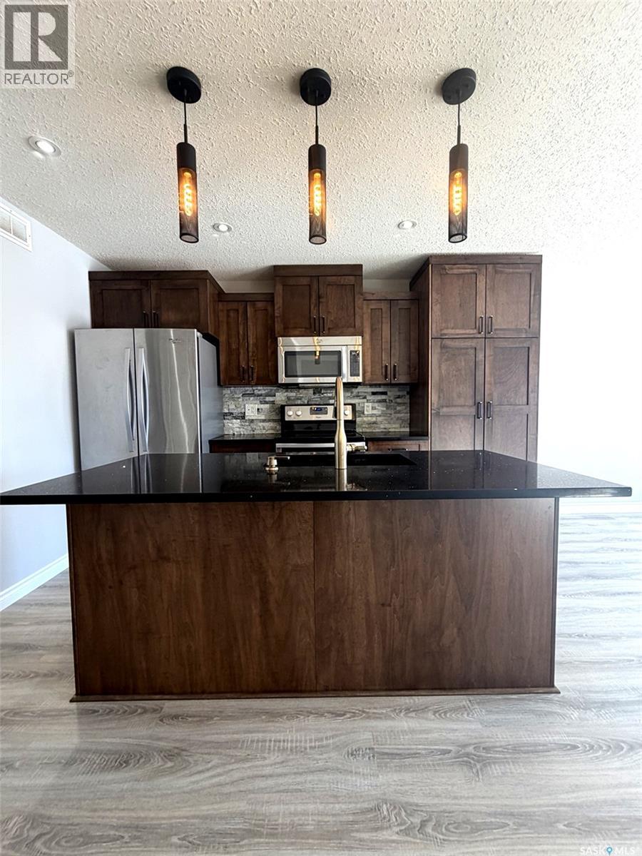 103 Plains Circle, Pilot Butte, Saskatchewan  S0G 3Z0 - Photo 3 - SK031908