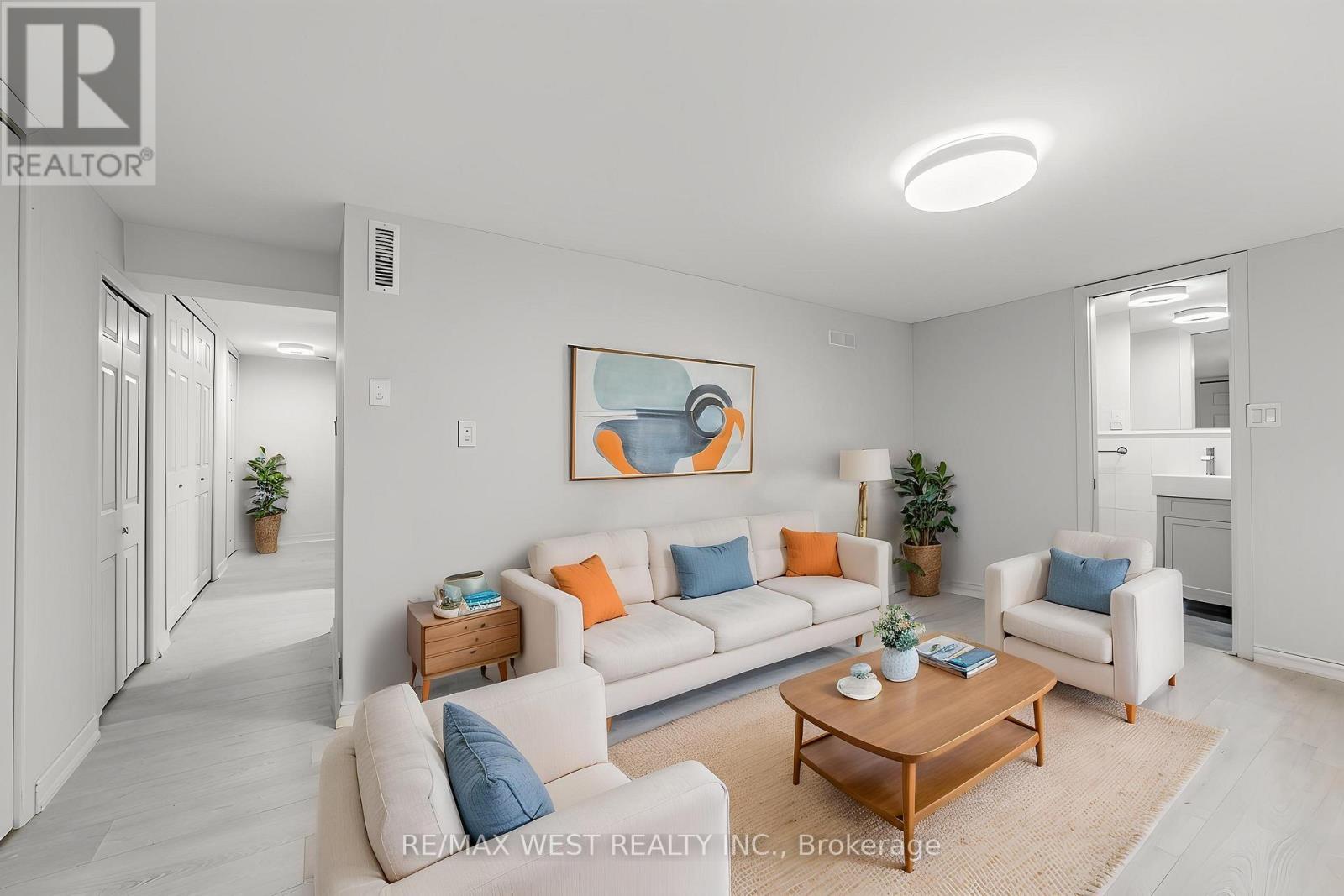 25 Proudbank Millway, Toronto, Ontario  M2L 1P3 - Photo 11 - C12948066