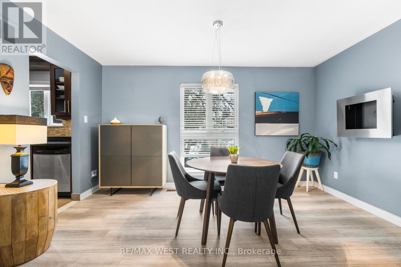 25 Proudbank Millway, Toronto, Ontario  M2L 1P3 - Photo 4 - C12948066