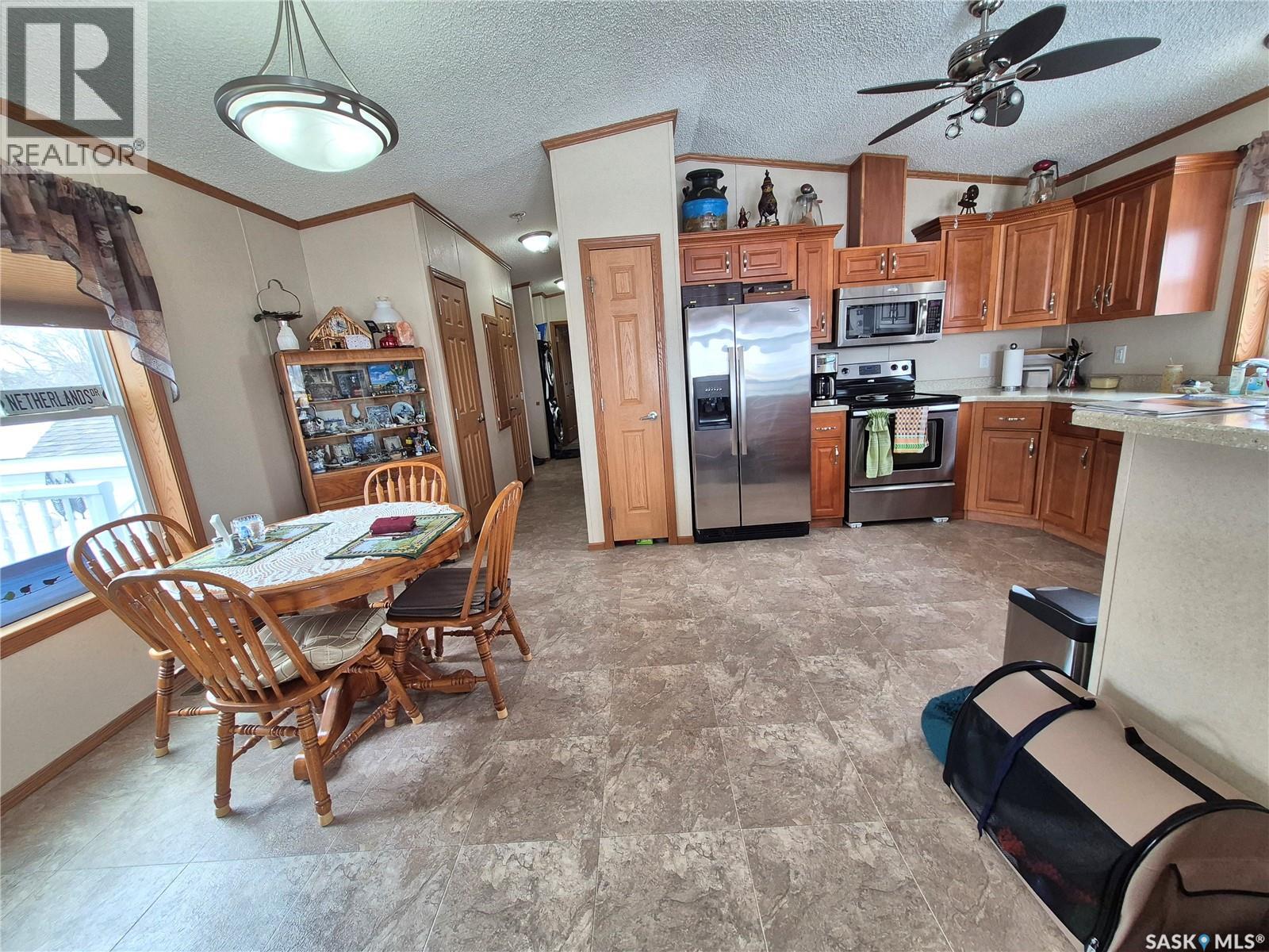 4425 Access Road, Halbrite, Saskatchewan  S0C 1H0 - Photo 12 - SK031857