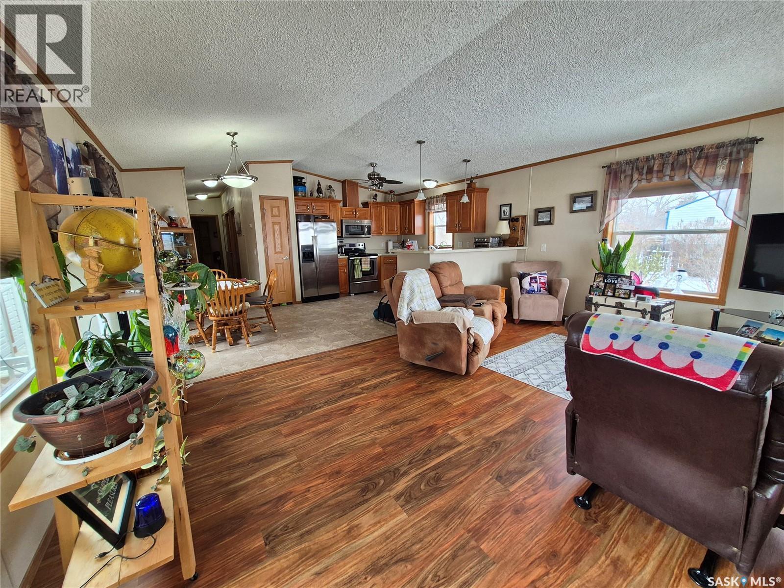 4425 Access Road, Halbrite, Saskatchewan  S0C 1H0 - Photo 2 - SK031857