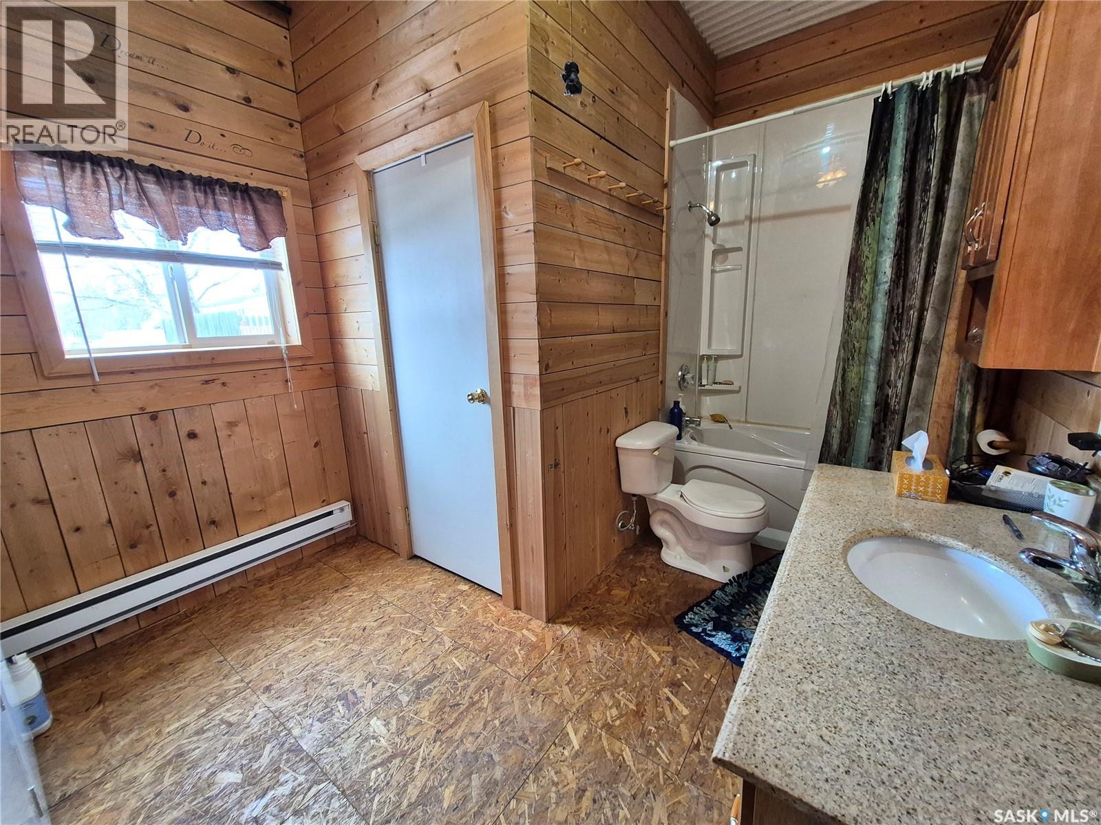 4425 Access Road, Halbrite, Saskatchewan  S0C 1H0 - Photo 45 - SK031857