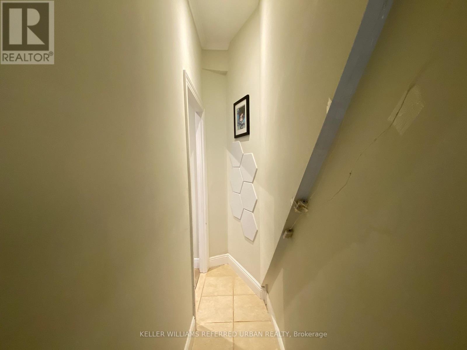 Upper - 429 Ossington Avenue, Toronto, Ontario  M6J 3A6 - Photo 11 - C12951500