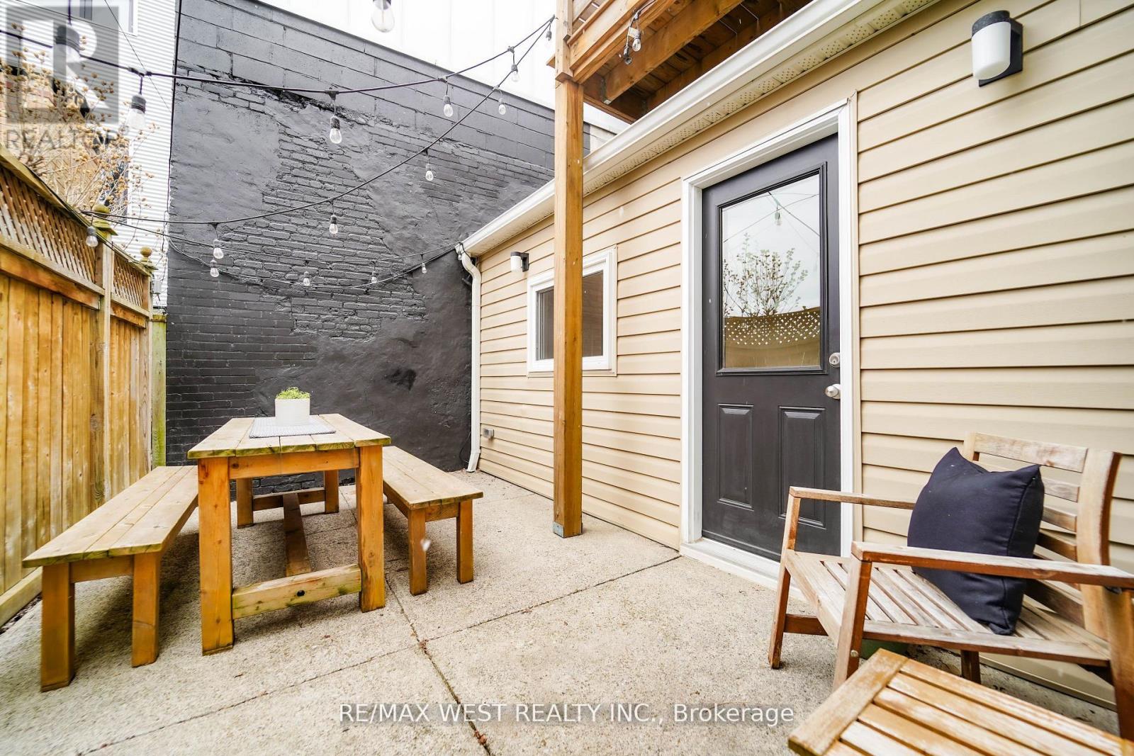 200 Euclid Avenue, Toronto, Ontario  M6J 2J9 - Photo 7 - C12951576