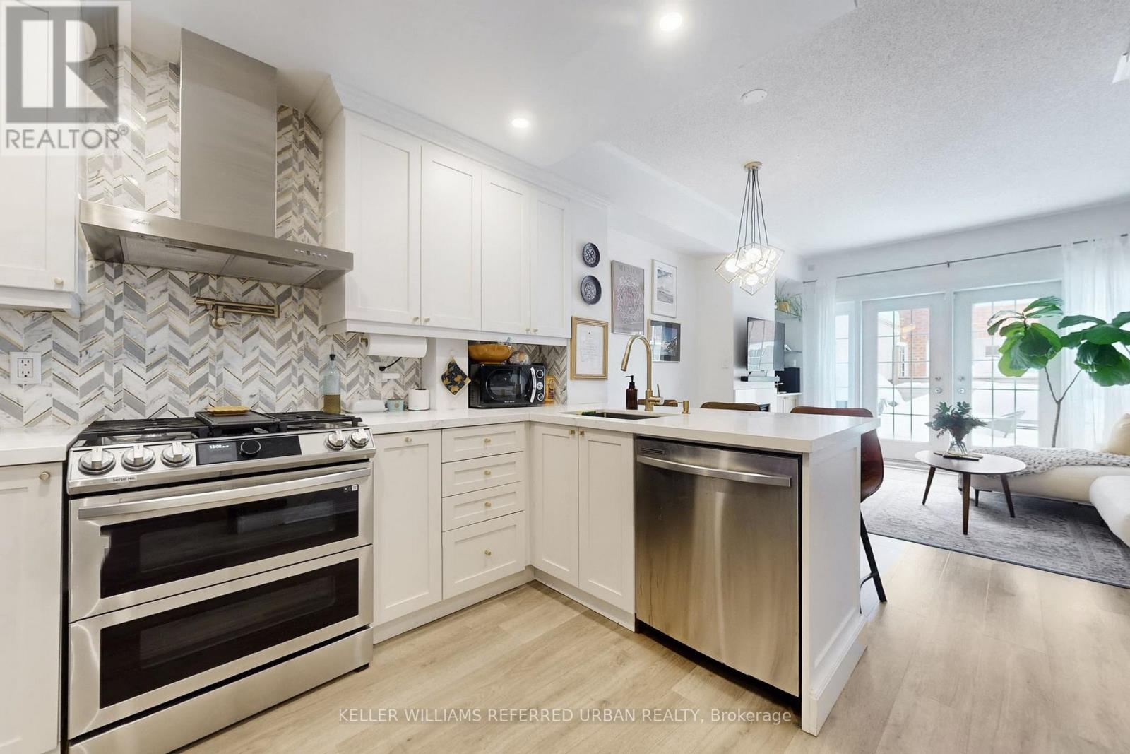 4a Portland Street, Toronto, Ontario  M5V 3N6 - Photo 14 - C12951638