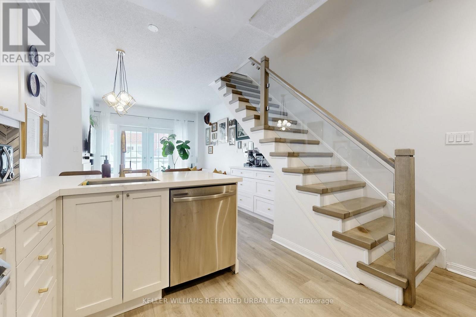 4a Portland Street, Toronto, Ontario  M5V 3N6 - Photo 15 - C12951638