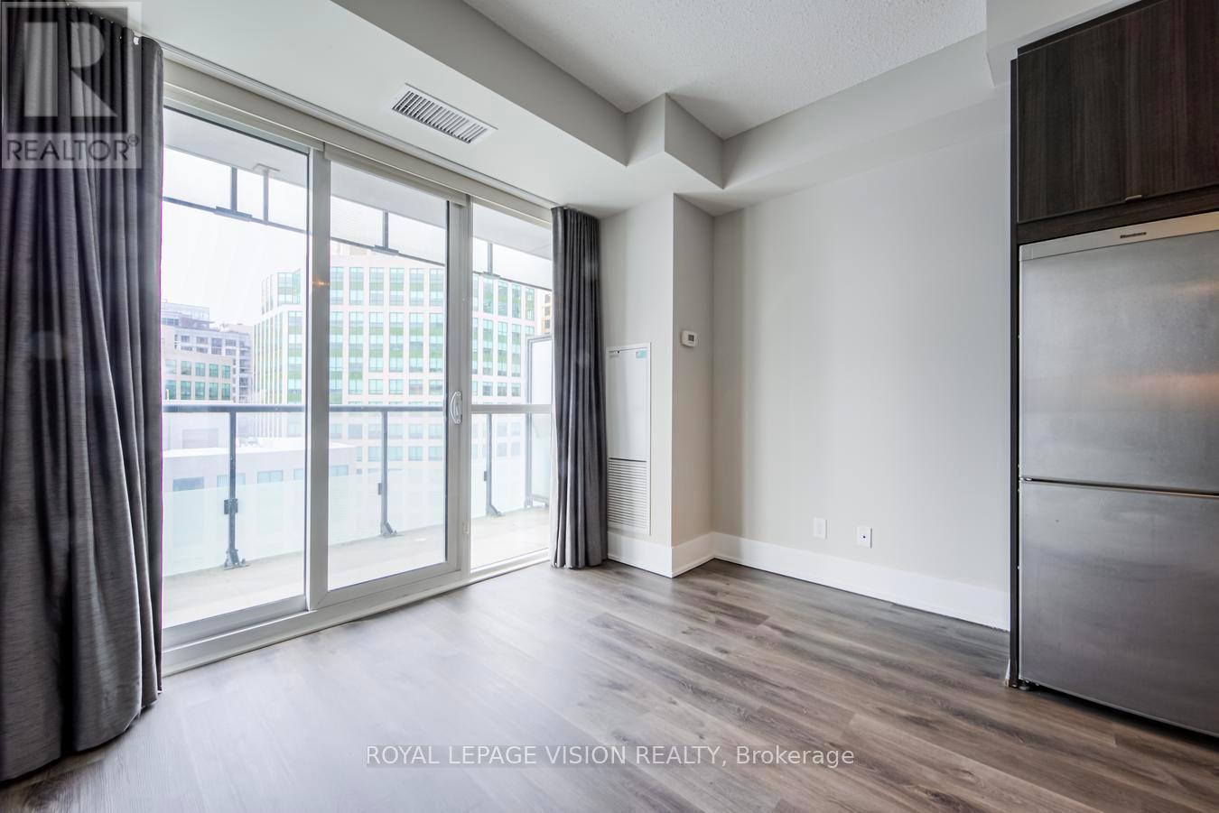 1301 - 300 Front Street, Toronto, Ontario  M5V 0E9 - Photo 12 - C12951702