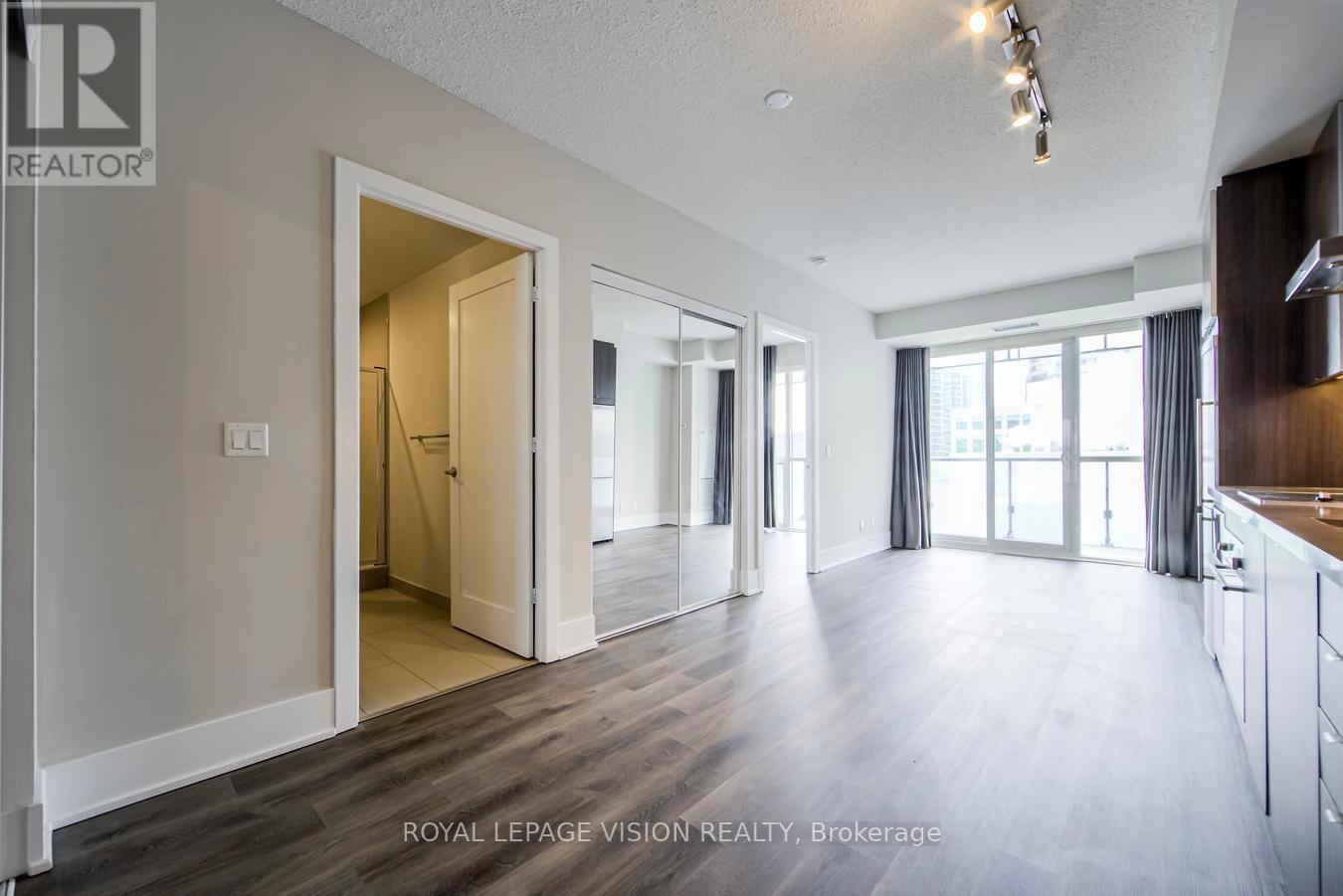 1301 - 300 Front Street, Toronto, Ontario  M5V 0E9 - Photo 9 - C12951702