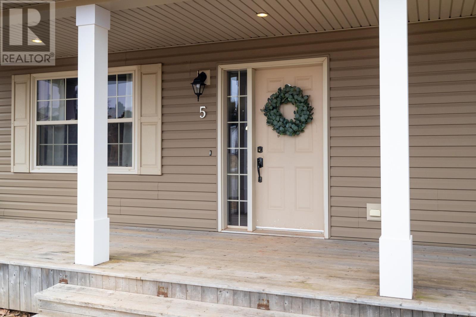 5 Rose Street, Winsloe North, Prince Edward Island  C1E 1V4 - Photo 7 - 202606227