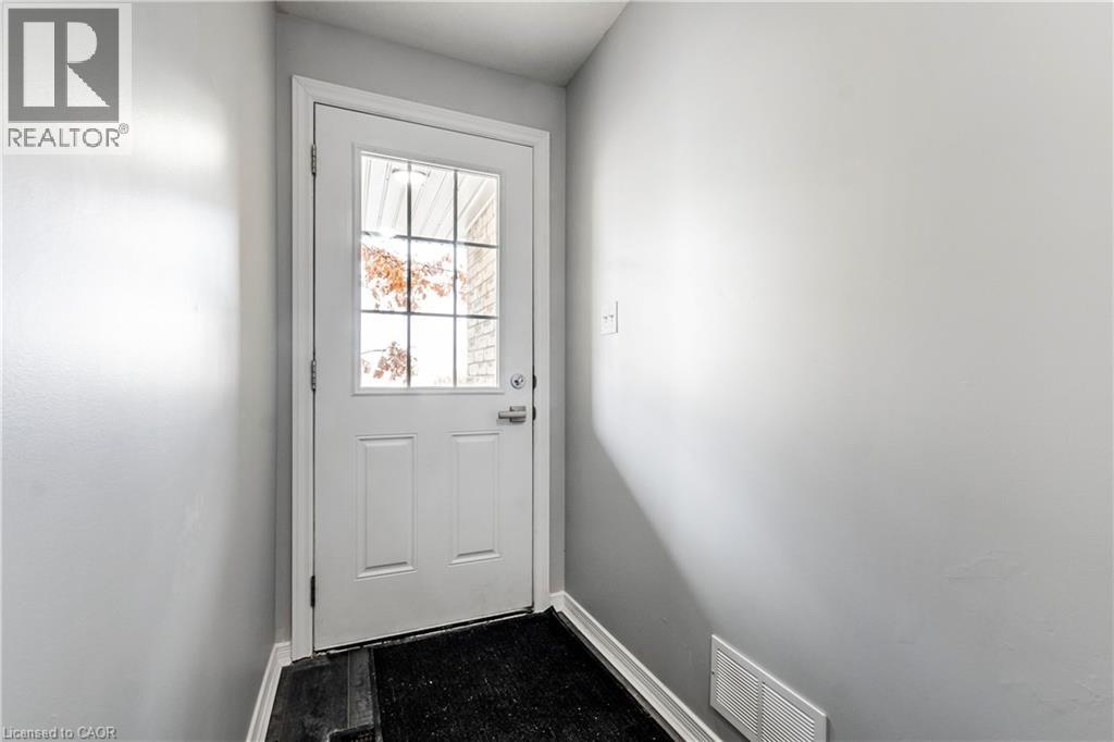 155 Highland Crescent Unit# B9, Waterloo, Ontario  N2M 0A1 - Photo 3 - 40806241