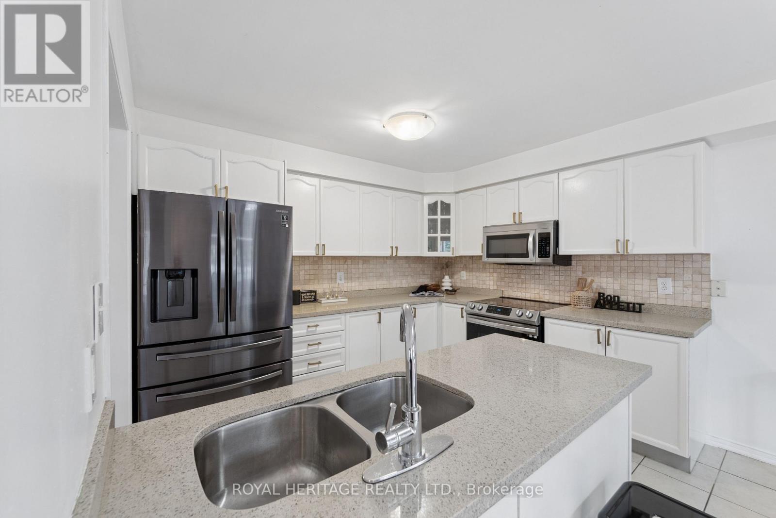 40 Mcnicol Crescent, Ajax, Ontario  L1Z 1Y8 - Photo 8 - E12951494