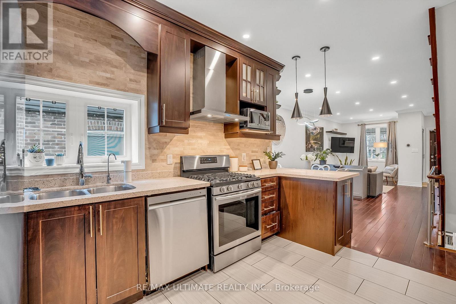 429 Jones Avenue, Toronto, Ontario  M4J 3G6 - Photo 13 - E12951696