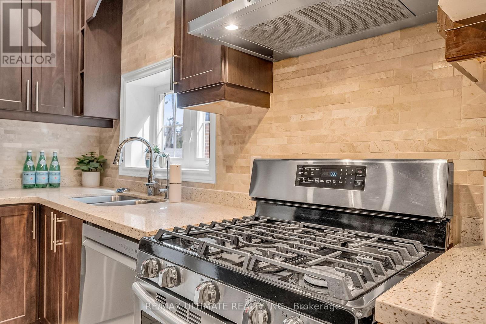 429 Jones Avenue, Toronto, Ontario  M4J 3G6 - Photo 16 - E12951696