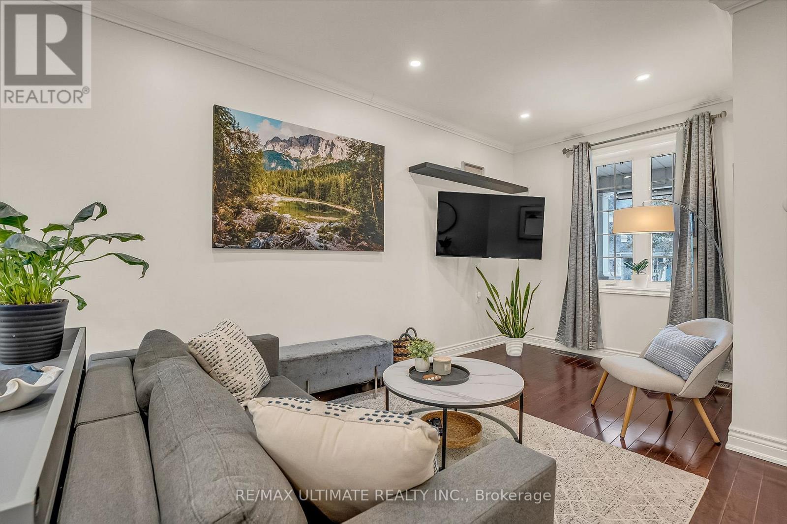 429 Jones Avenue, Toronto, Ontario  M4J 3G6 - Photo 5 - E12951696