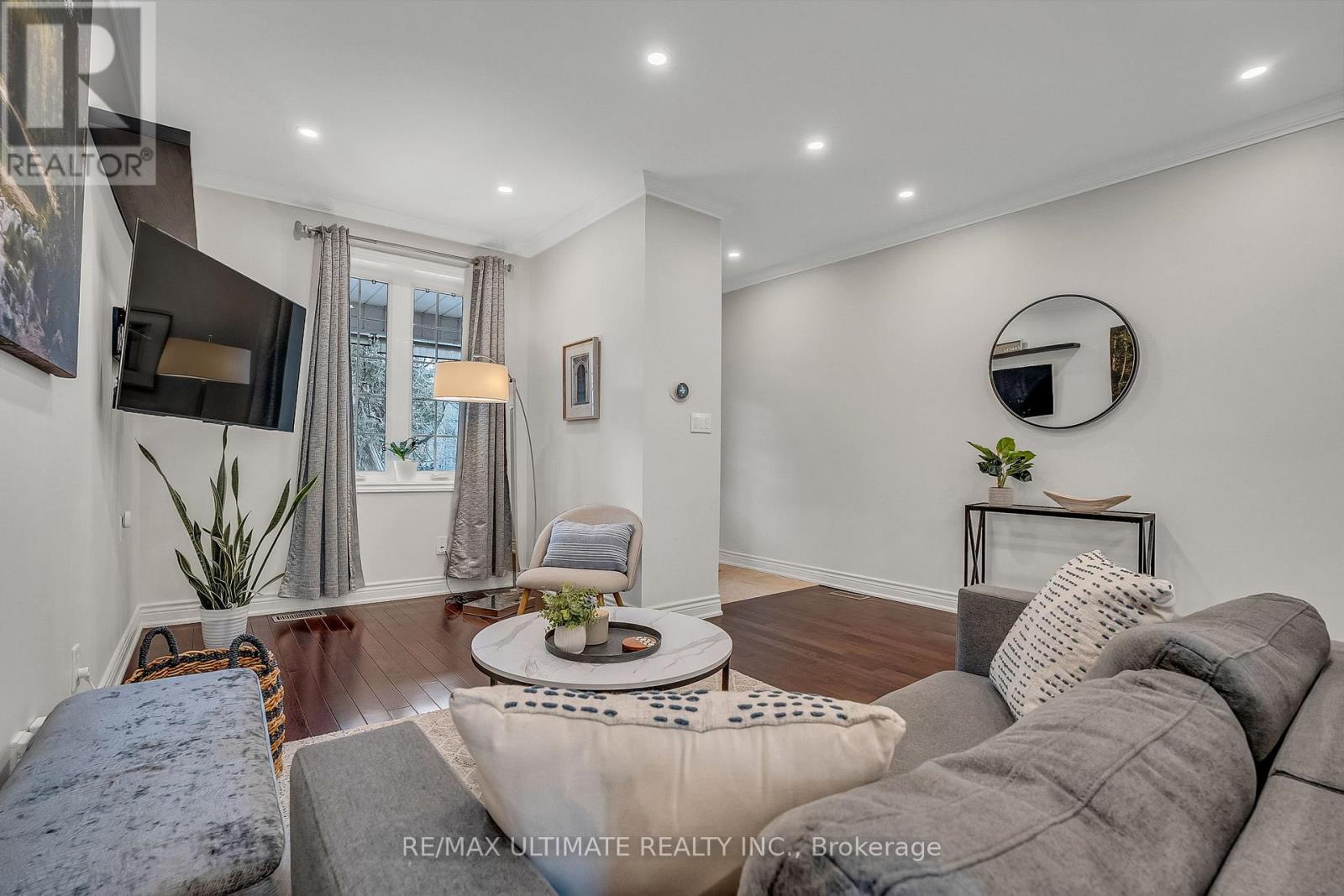 429 Jones Avenue, Toronto, Ontario  M4J 3G6 - Photo 7 - E12951696