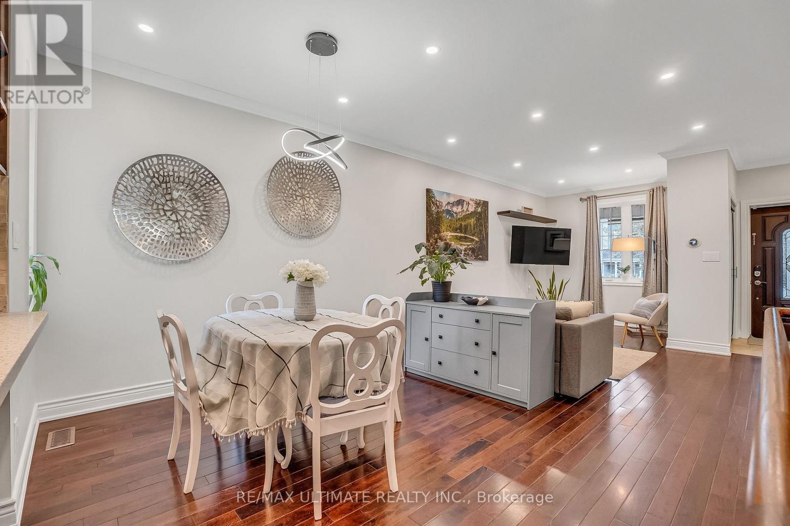 429 Jones Avenue, Toronto, Ontario  M4J 3G6 - Photo 9 - E12951696