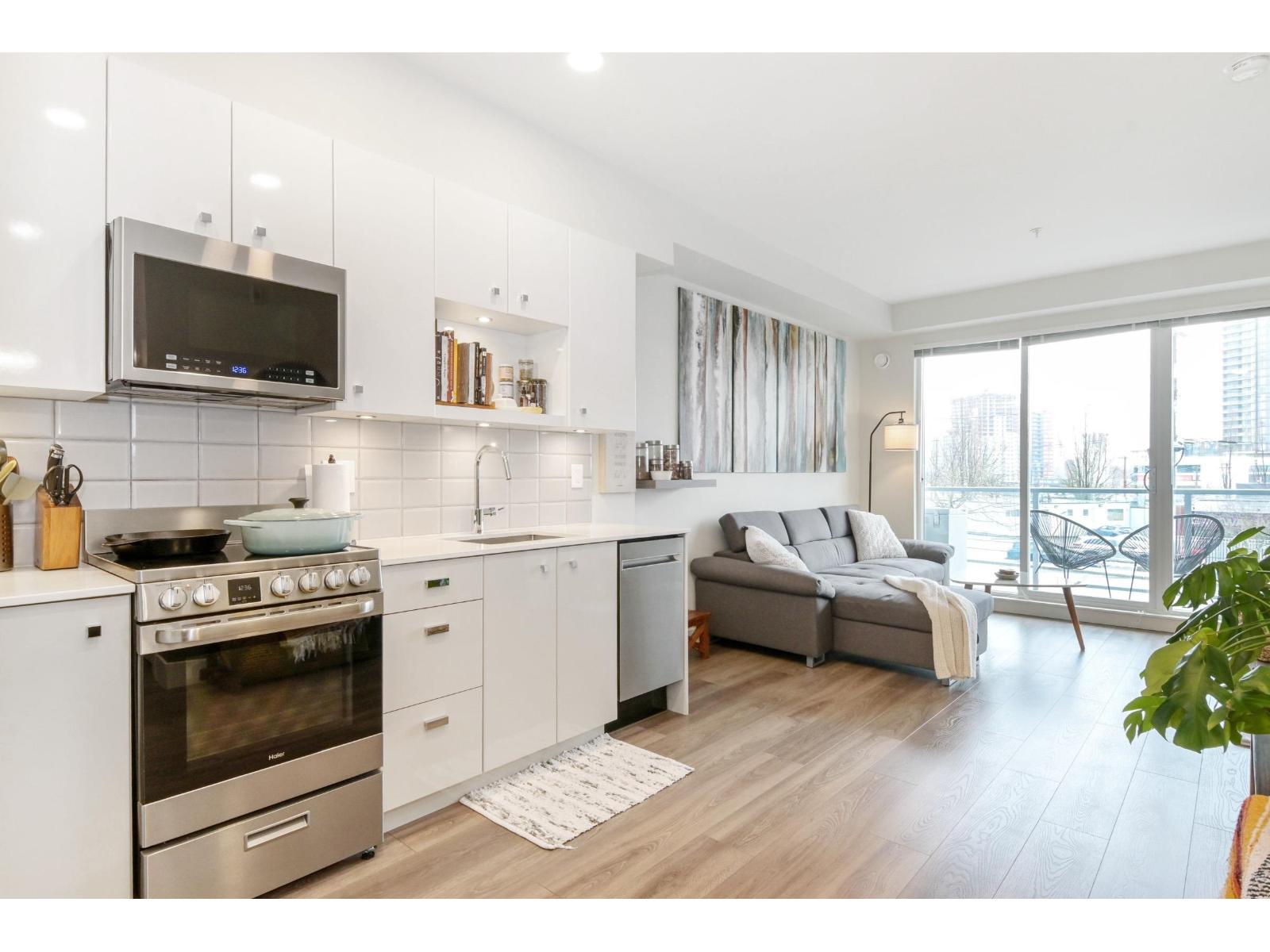 203 10838 Whalley Boulevard, Surrey, British Columbia  V3R 0G8 - Photo 9 - R3105610