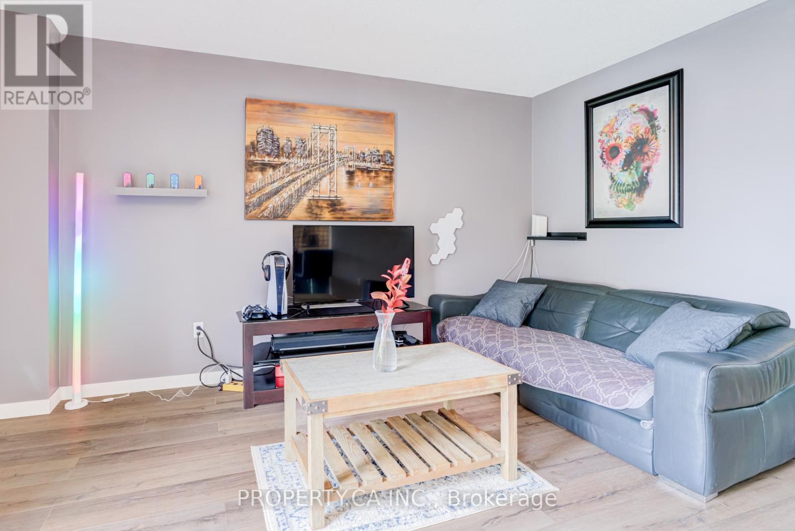 6 Hendley Drive, Ajax, Ontario  L1T 2C6 - Photo 8 - E12951724