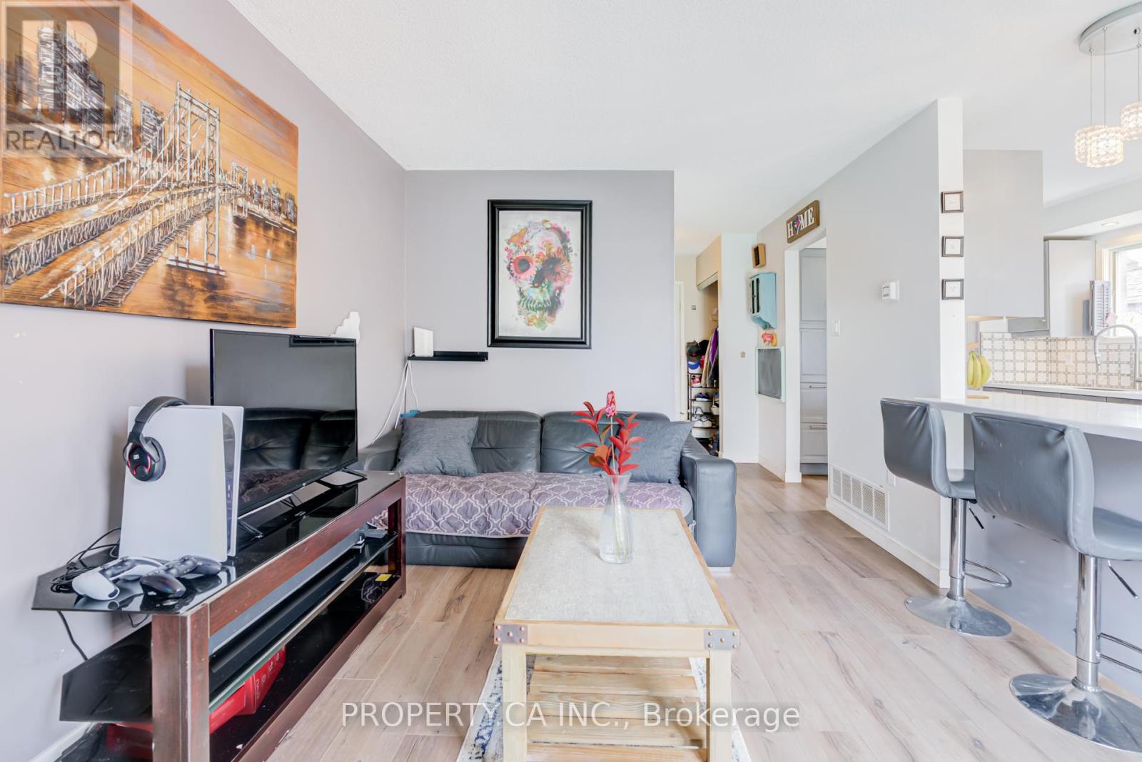 6 Hendley Drive, Ajax, Ontario  L1T 2C6 - Photo 9 - E12951724