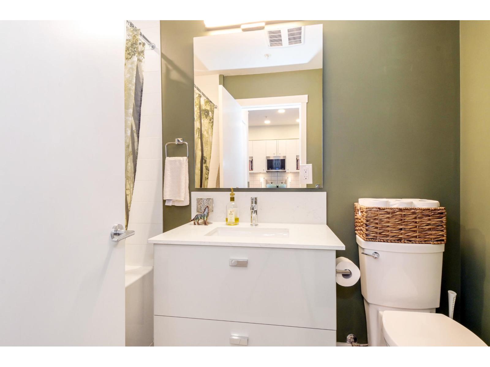 203 10838 Whalley Boulevard, Surrey, British Columbia  V3R 0G8 - Photo 13 - R3105610