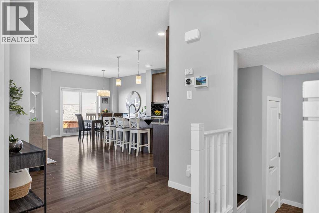 220 Evansborough Way Nw, Calgary, Alberta  T3P 0N9 - Photo 2 - A2295558