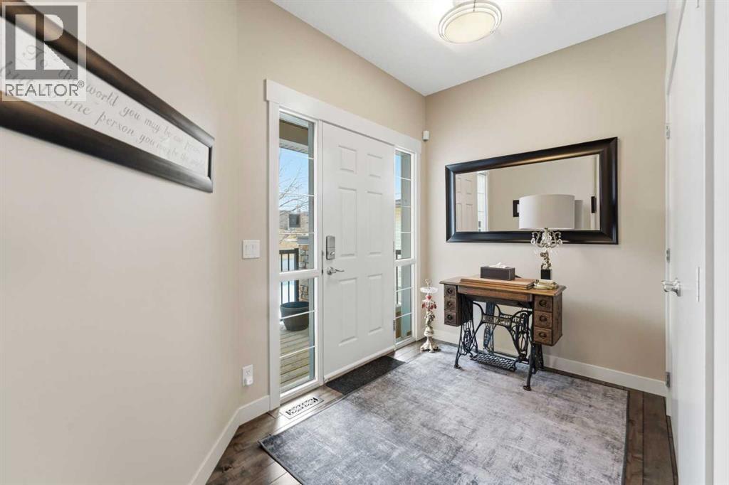 95 Sunset Way, Cochrane, Alberta  T4C 0G2 - Photo 3 - A2297049