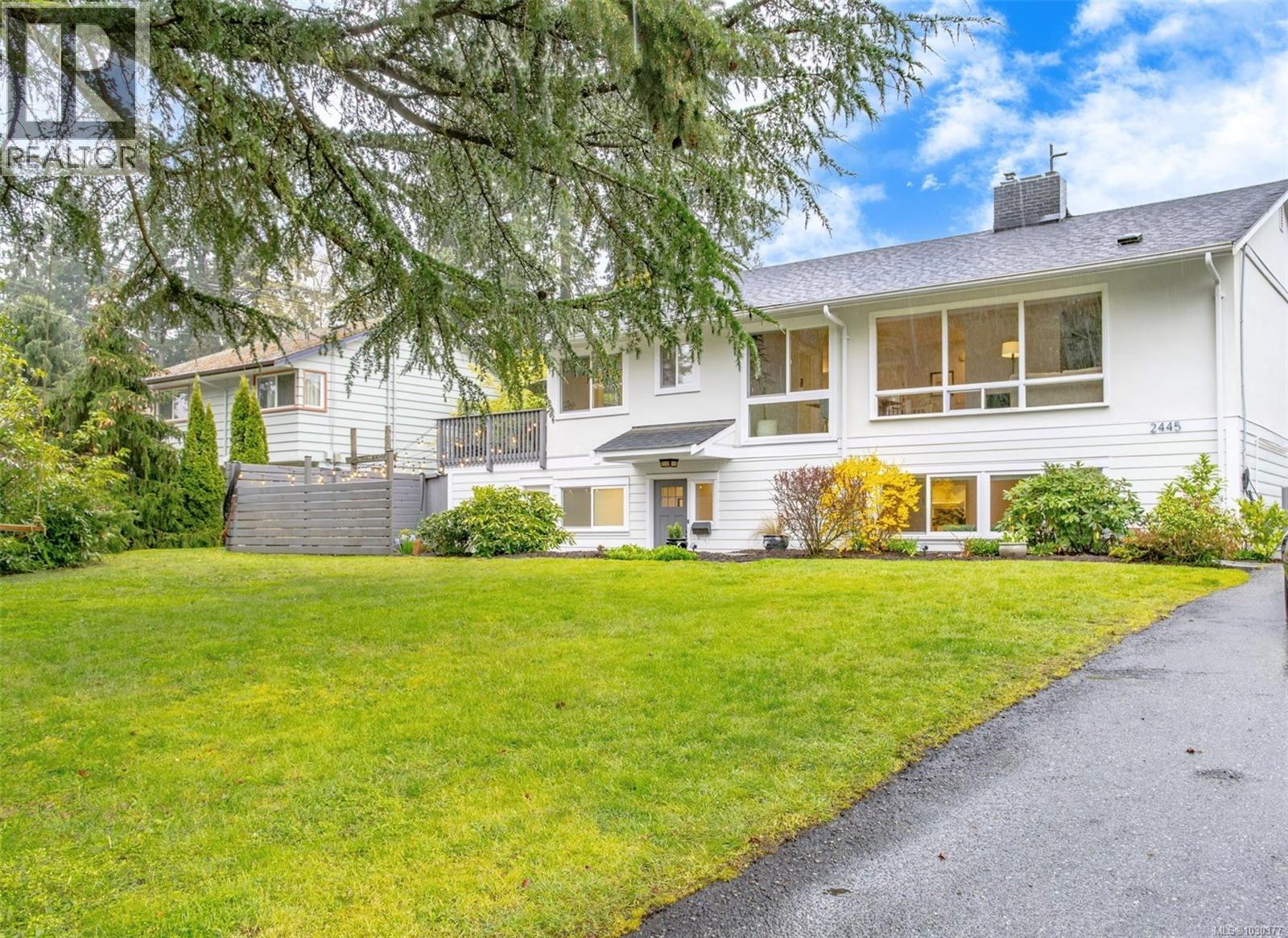 2445 Holyrood Dr, Nanaimo, British Columbia  V9S 4K7 - Photo 1 - 1030377