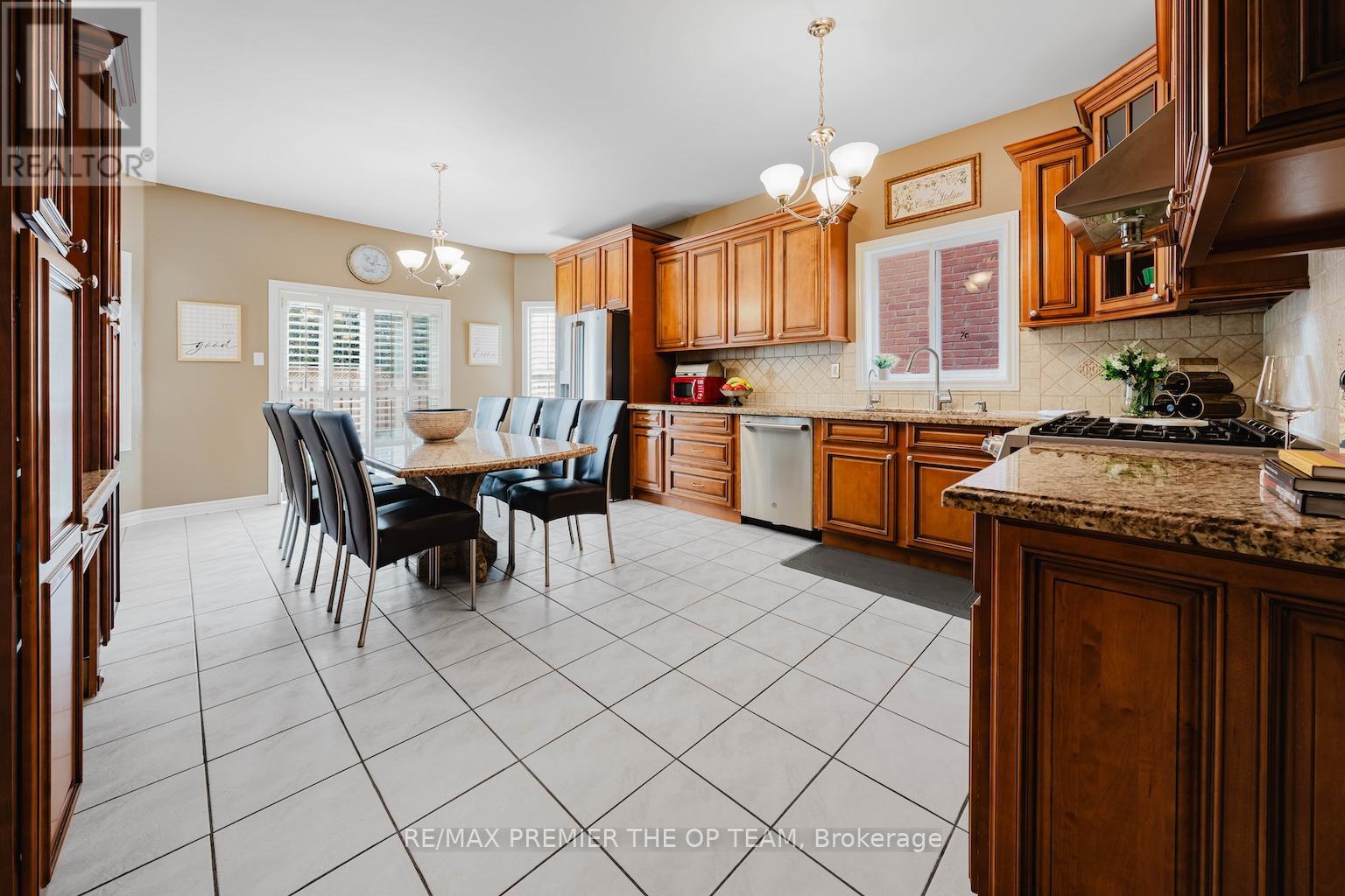 179 Lio Avenue, Vaughan, Ontario  L4H 2S3 - Photo 13 - N12951520