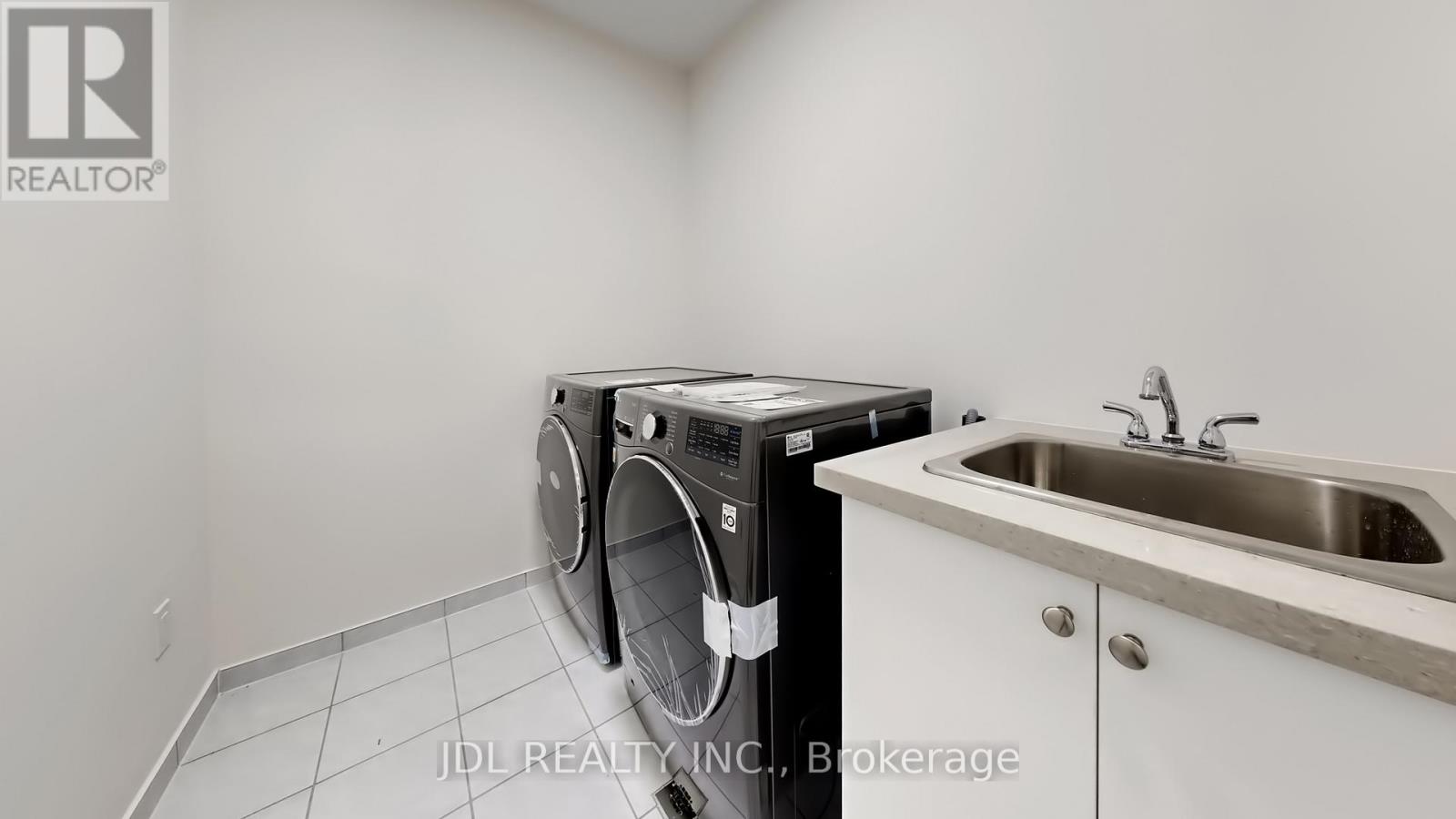 56 Connell Drive, Georgina, Ontario  L4P 0J5 - Photo 22 - N12951682