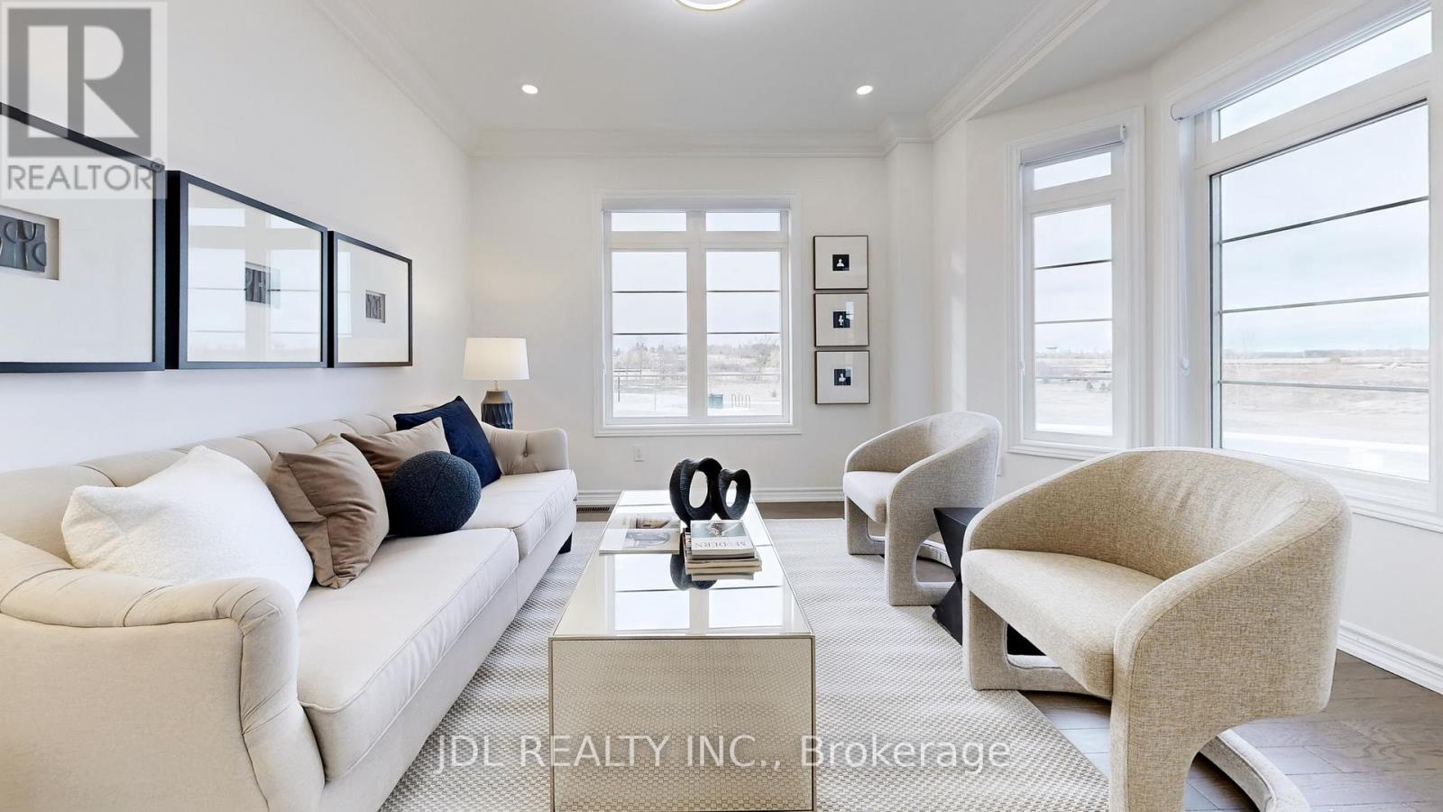 56 Connell Drive, Georgina, Ontario  L4P 0J5 - Photo 3 - N12951682