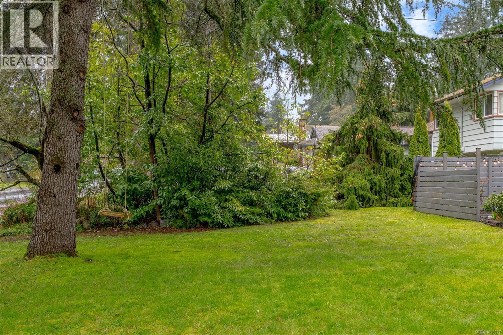 2445 Holyrood Dr, Nanaimo, British Columbia  V9S 4K7 - Photo 53 - 1030377