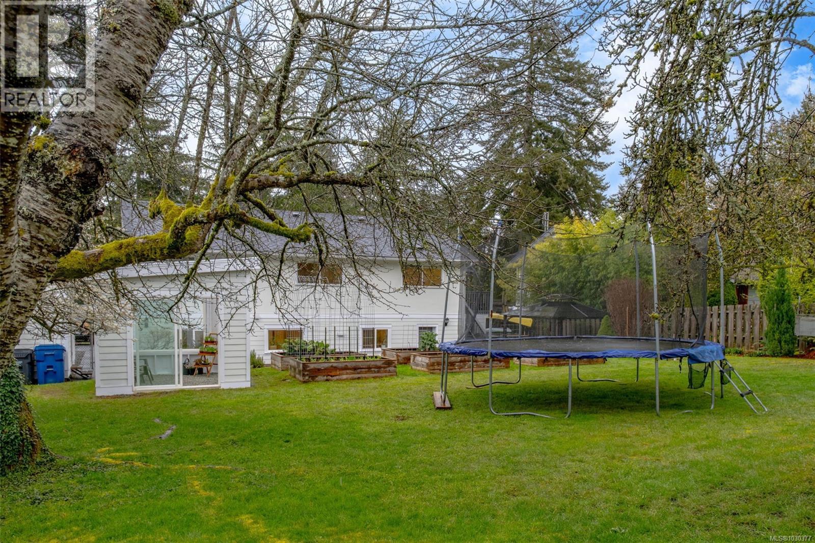 2445 Holyrood Dr, Nanaimo, British Columbia  V9S 4K7 - Photo 81 - 1030377