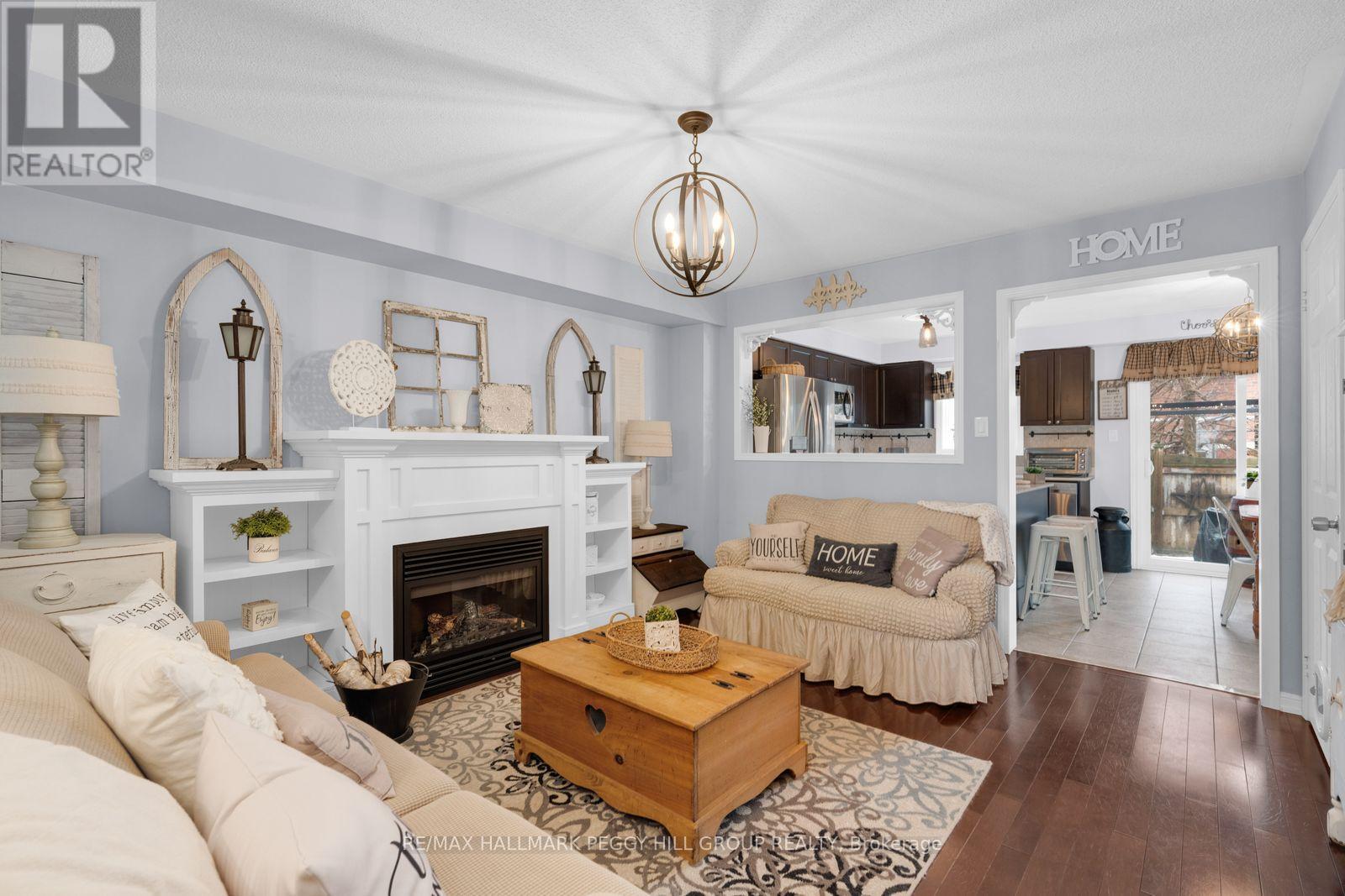 96 Majesty Boulevard, Barrie, Ontario  L4M 0E5 - Photo 2 - S12951508