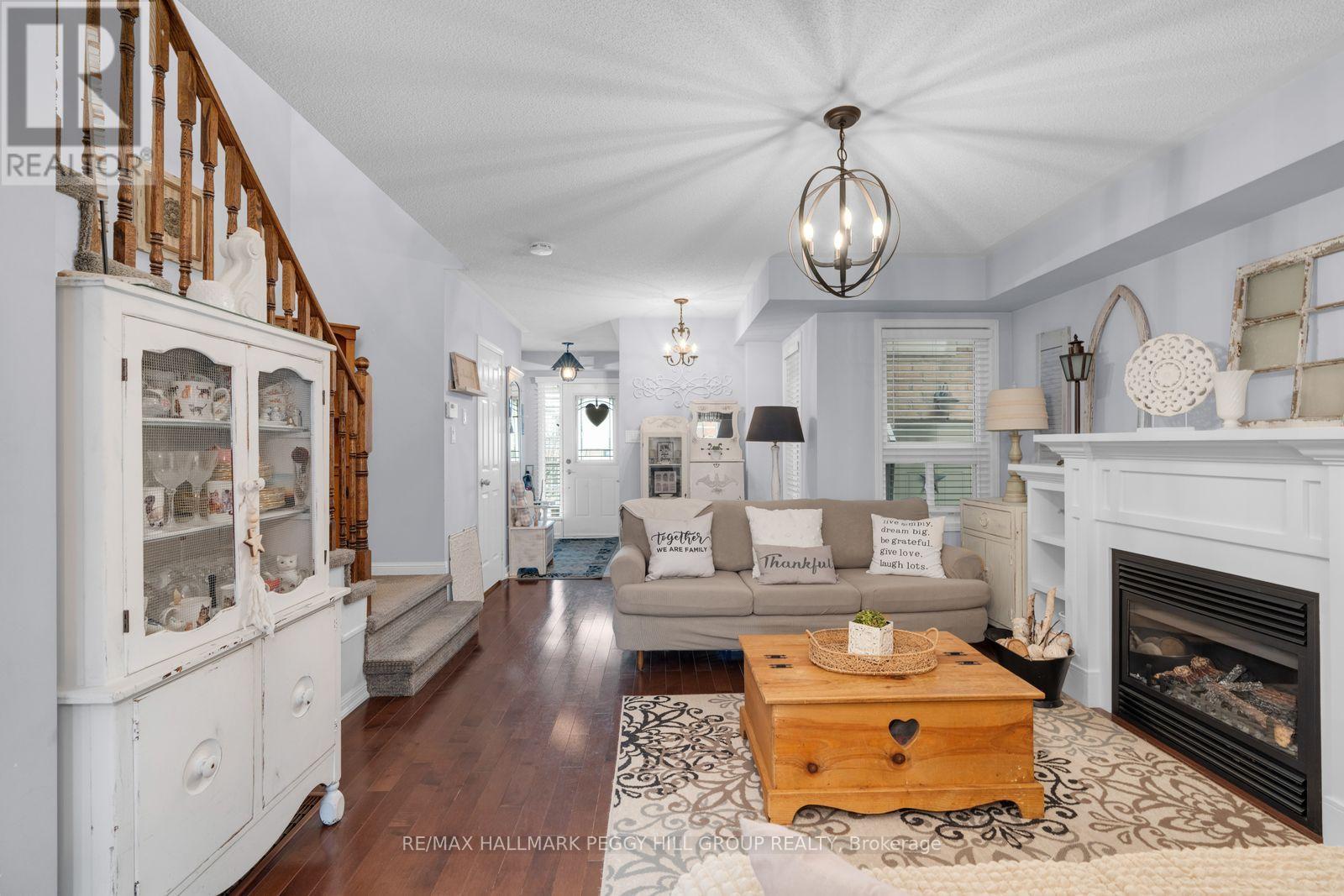 96 Majesty Boulevard, Barrie, Ontario  L4M 0E5 - Photo 3 - S12951508