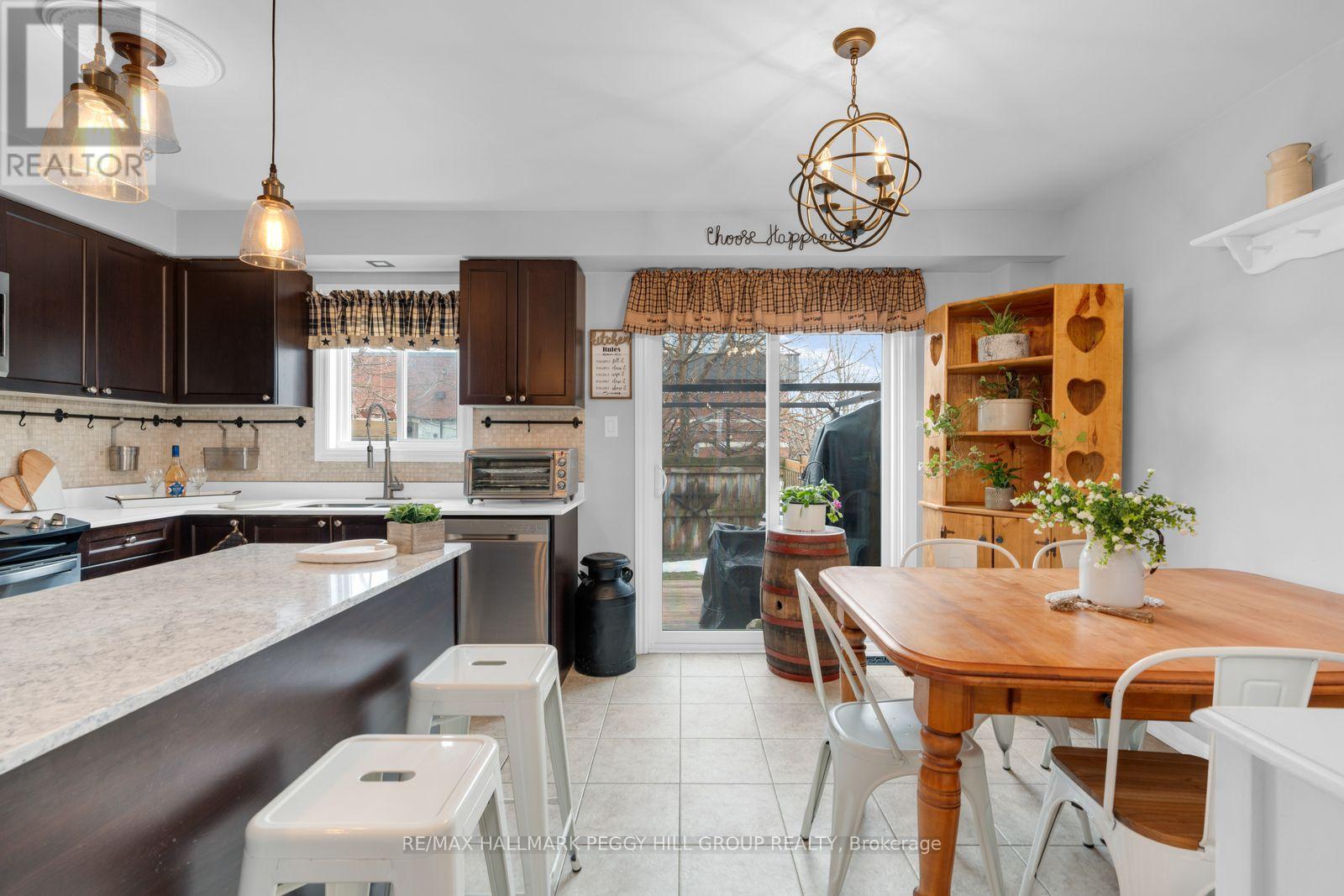 96 Majesty Boulevard, Barrie, Ontario  L4M 0E5 - Photo 4 - S12951508