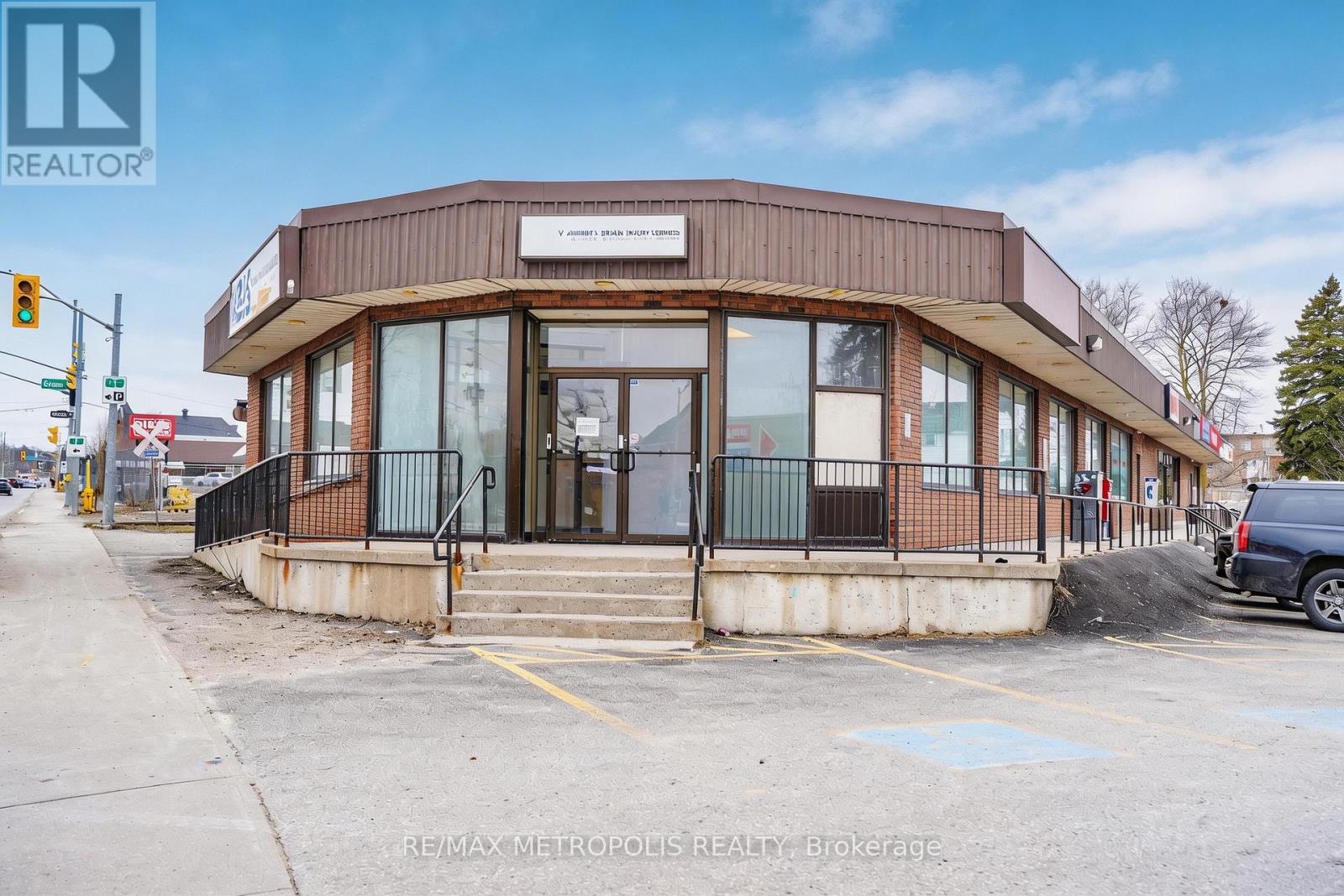 1 - 21 Essa Road, Barrie, Ontario  L4N 3K4 - Photo 3 - S12951646